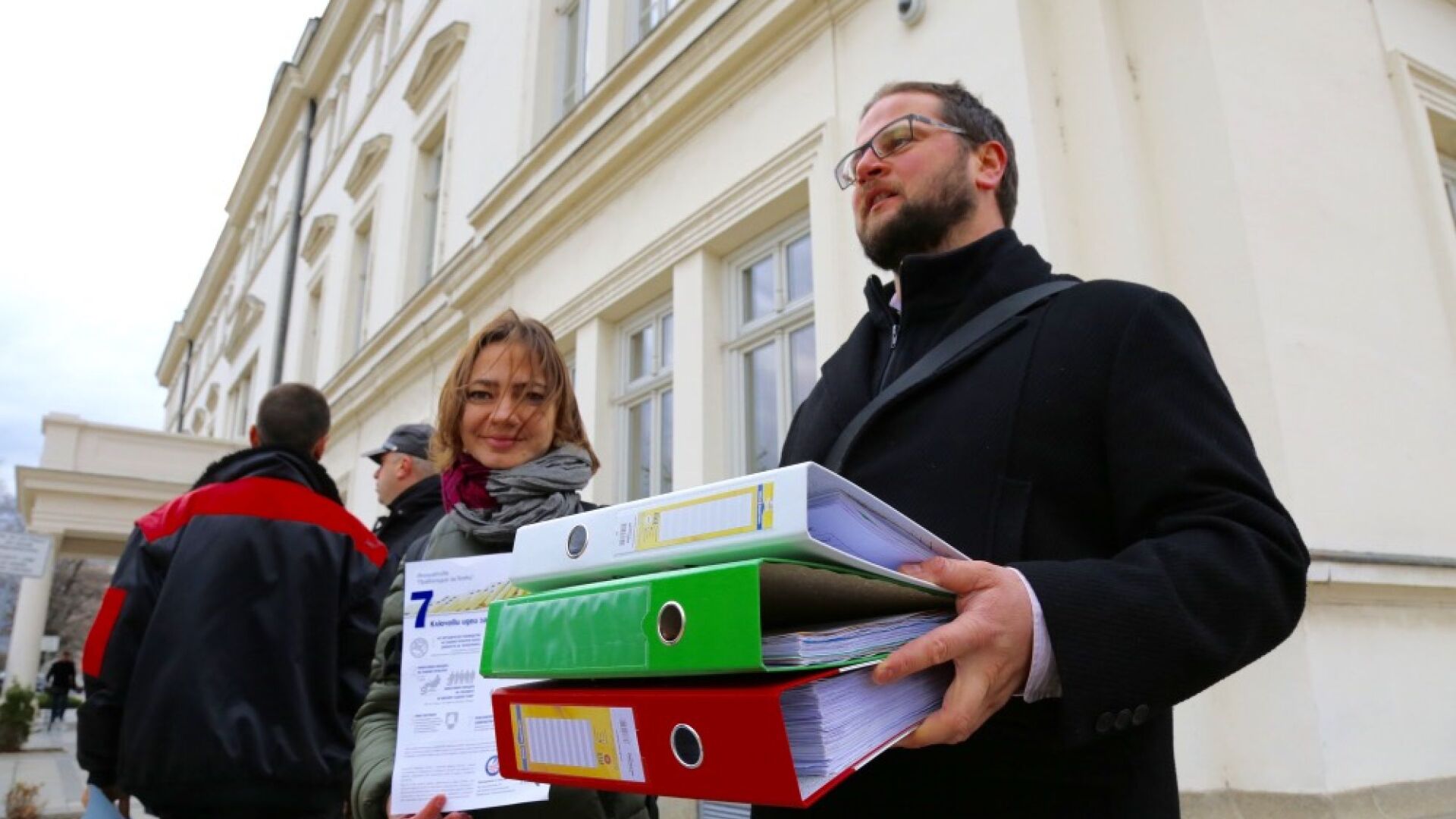 Граждани подкрепиха съдебната реформа пред парламента (СНИМКИ)