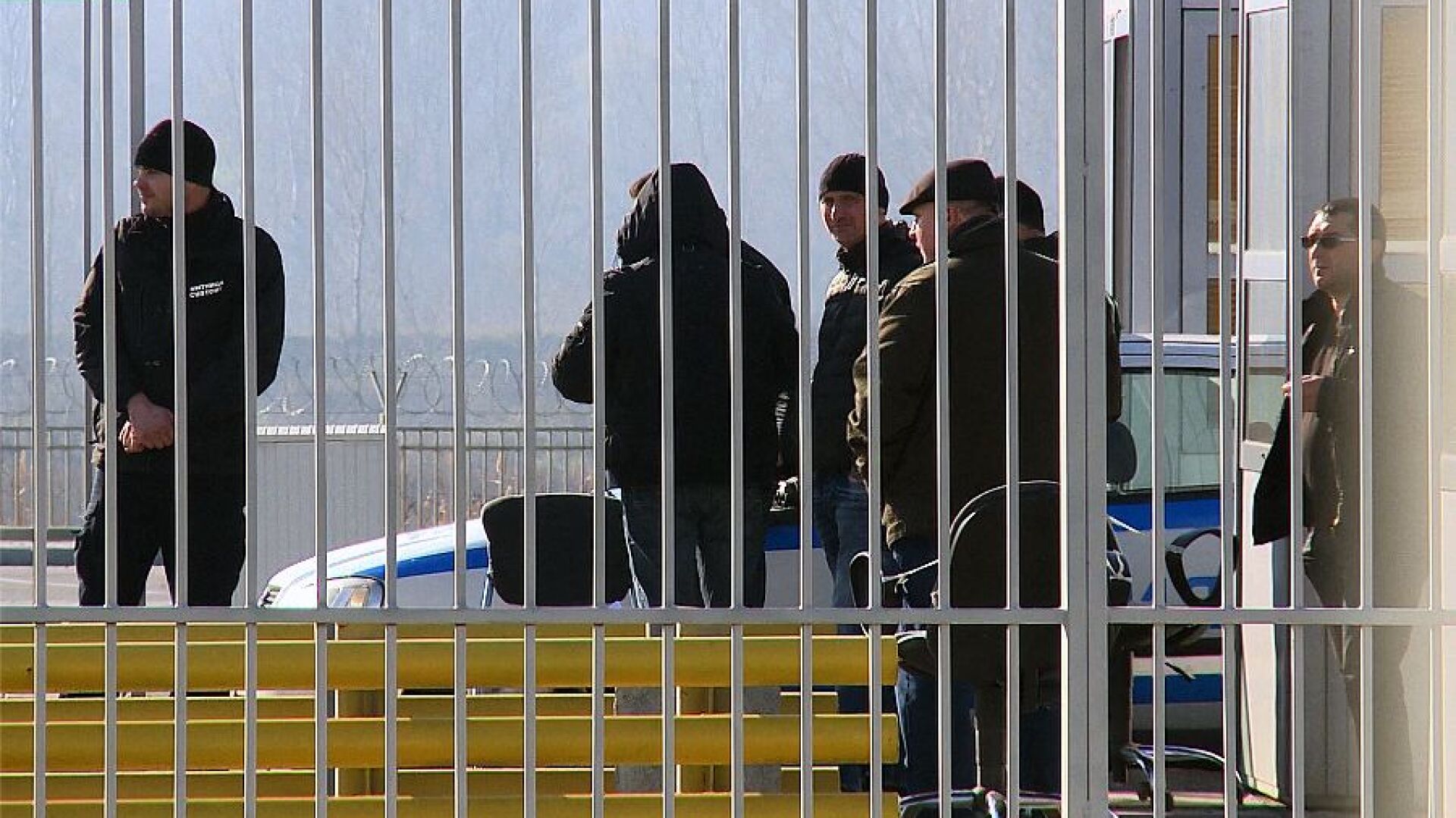 Над 30 митничари в ареста след спецакция на 