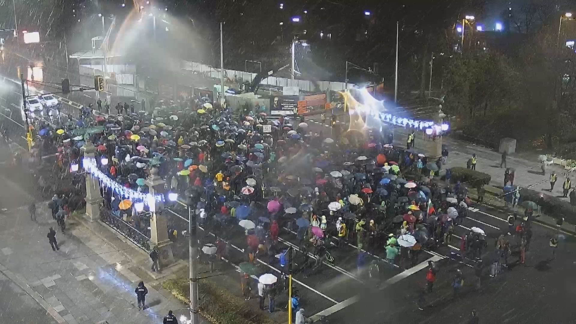 Втора вечер на протести заради Пирин