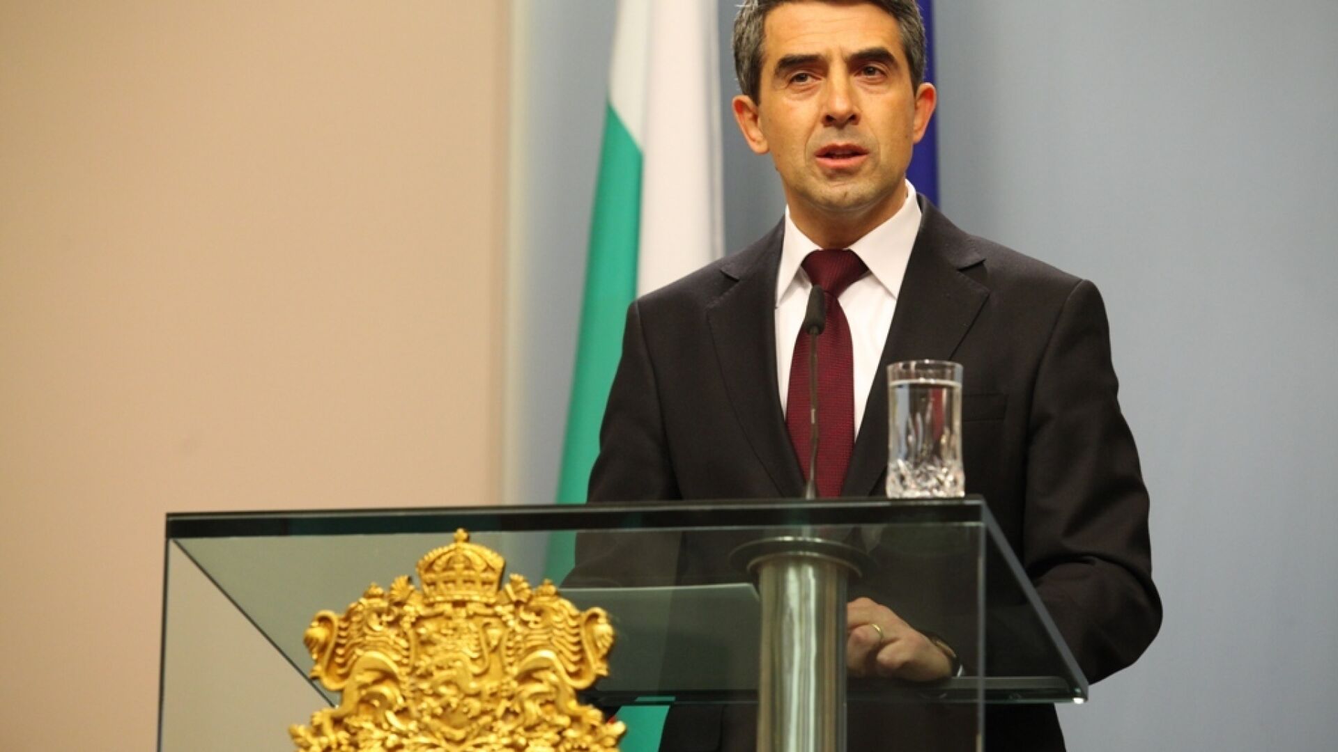 Плевнелиев: Правителството си тръгва, проблемите остават