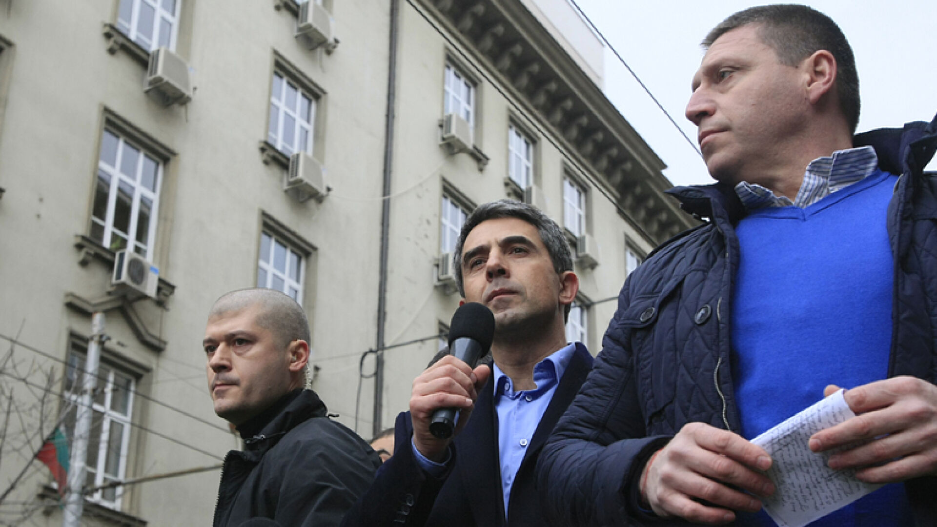 Плевнелиев покани протестиращите на 