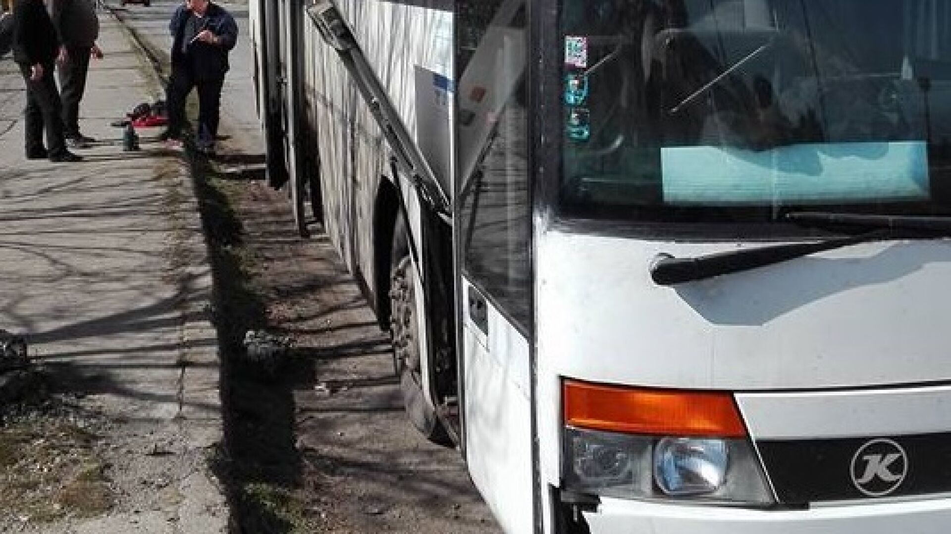 Автобус с пътници се запали в движение край Бургас (СНИМКИ И ВИДЕО)