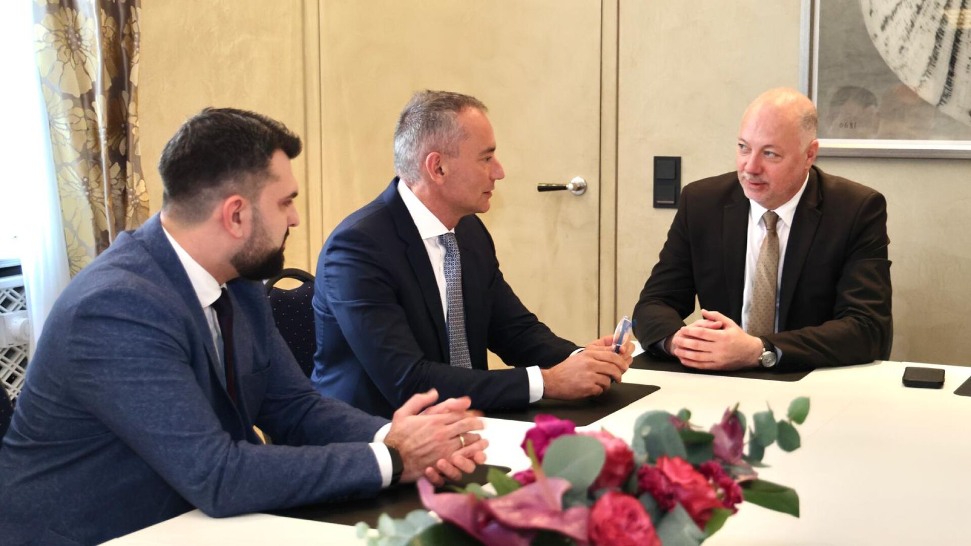 Втората фаза от плана на Тръмп за Газа: Росен Желязков и Георг Георгиев се срещнаха с Николай Младенов