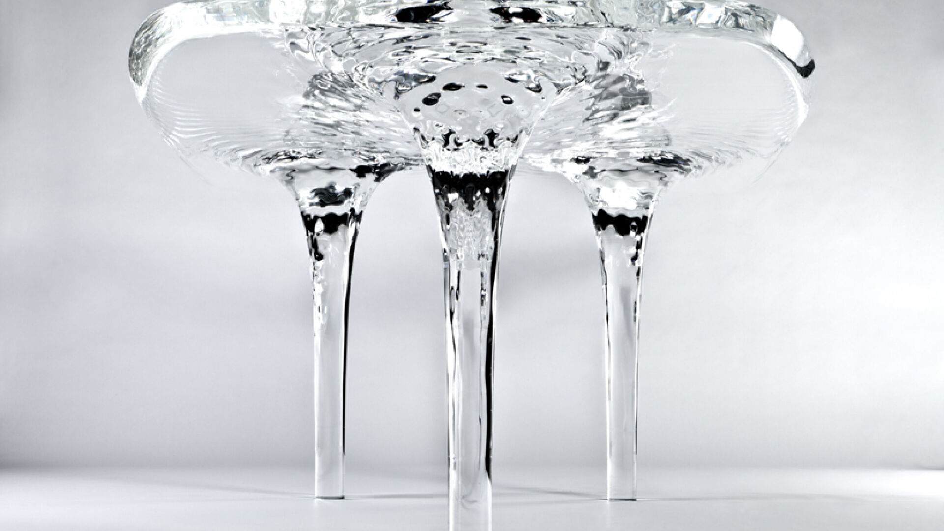 Liquid glacial table от Zaha Hadid