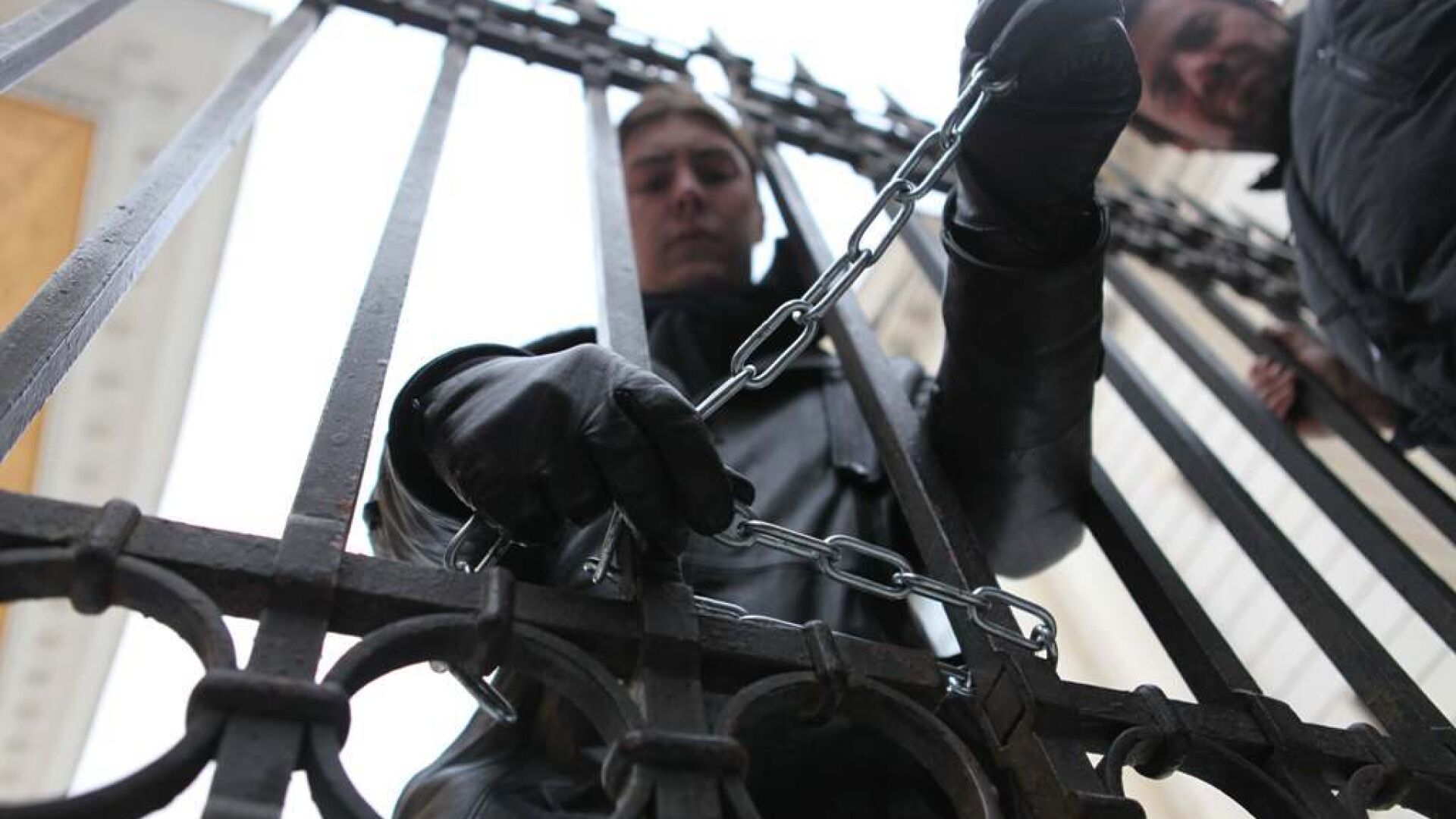 Окупация под заплаха (СНИМКИ)