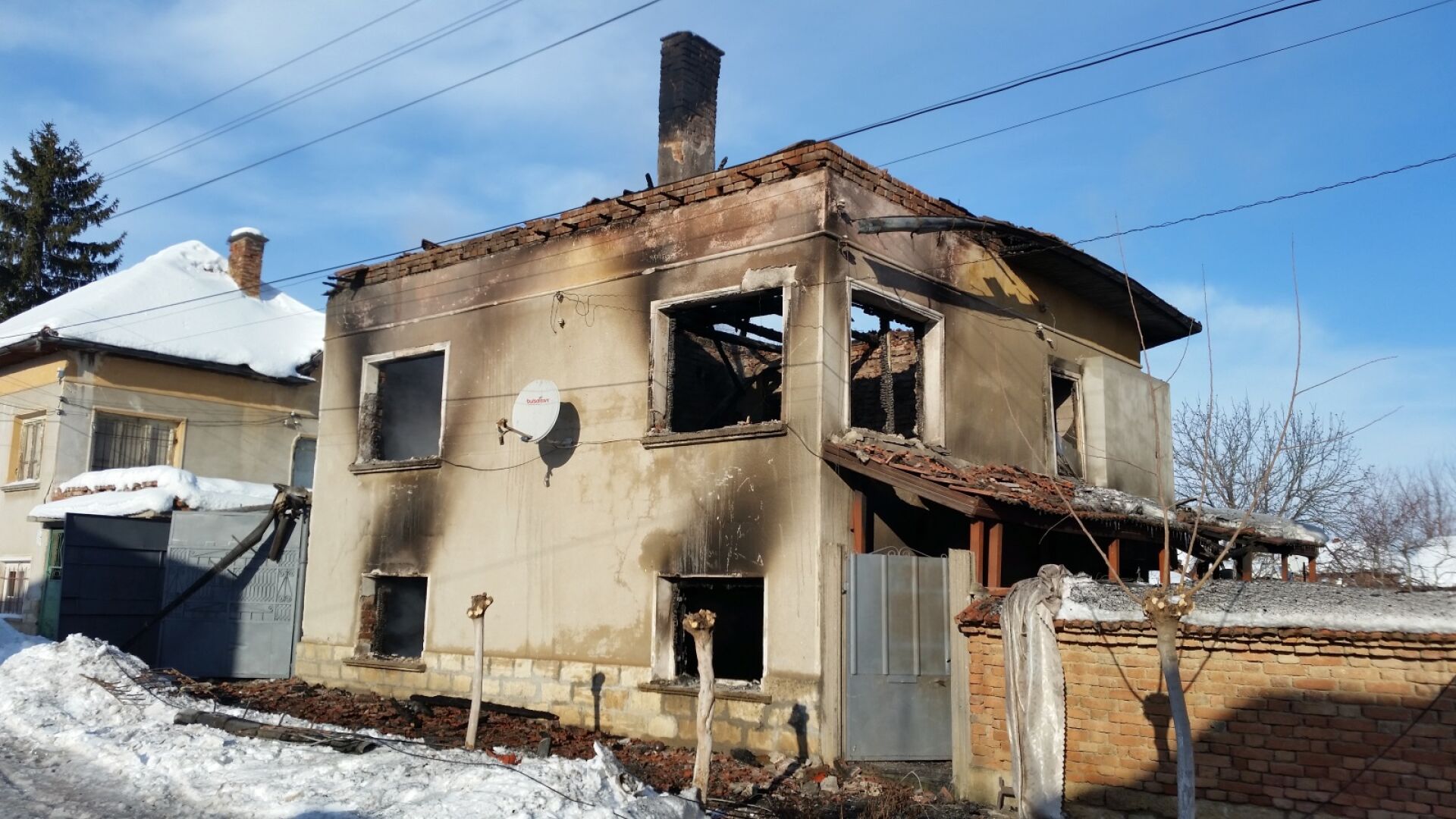 Възрастна жена почина при пожар в дома си във Врачанско (СНИМКИ)