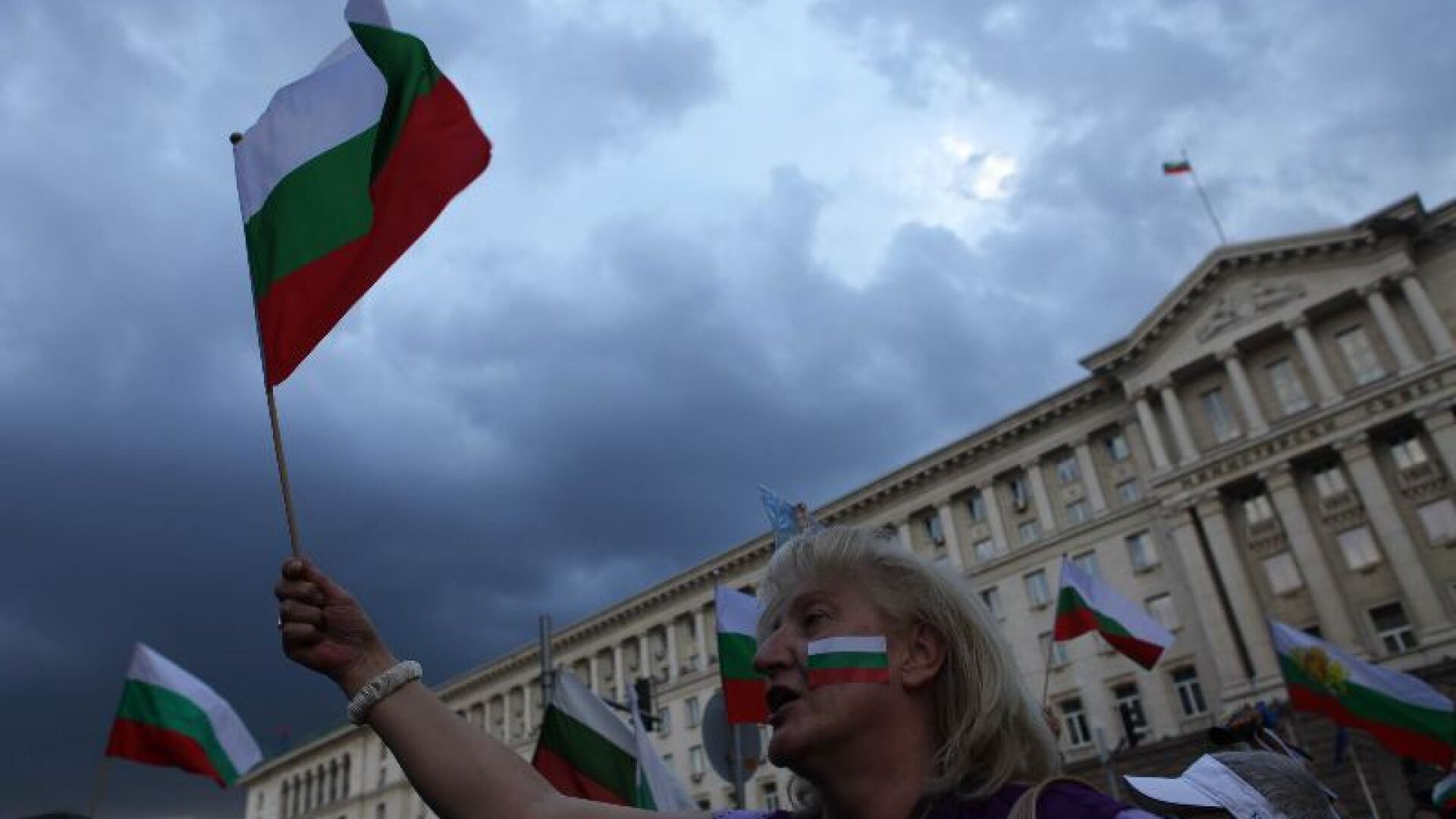 Аплодисменти за президента в 22-ия ден на протест