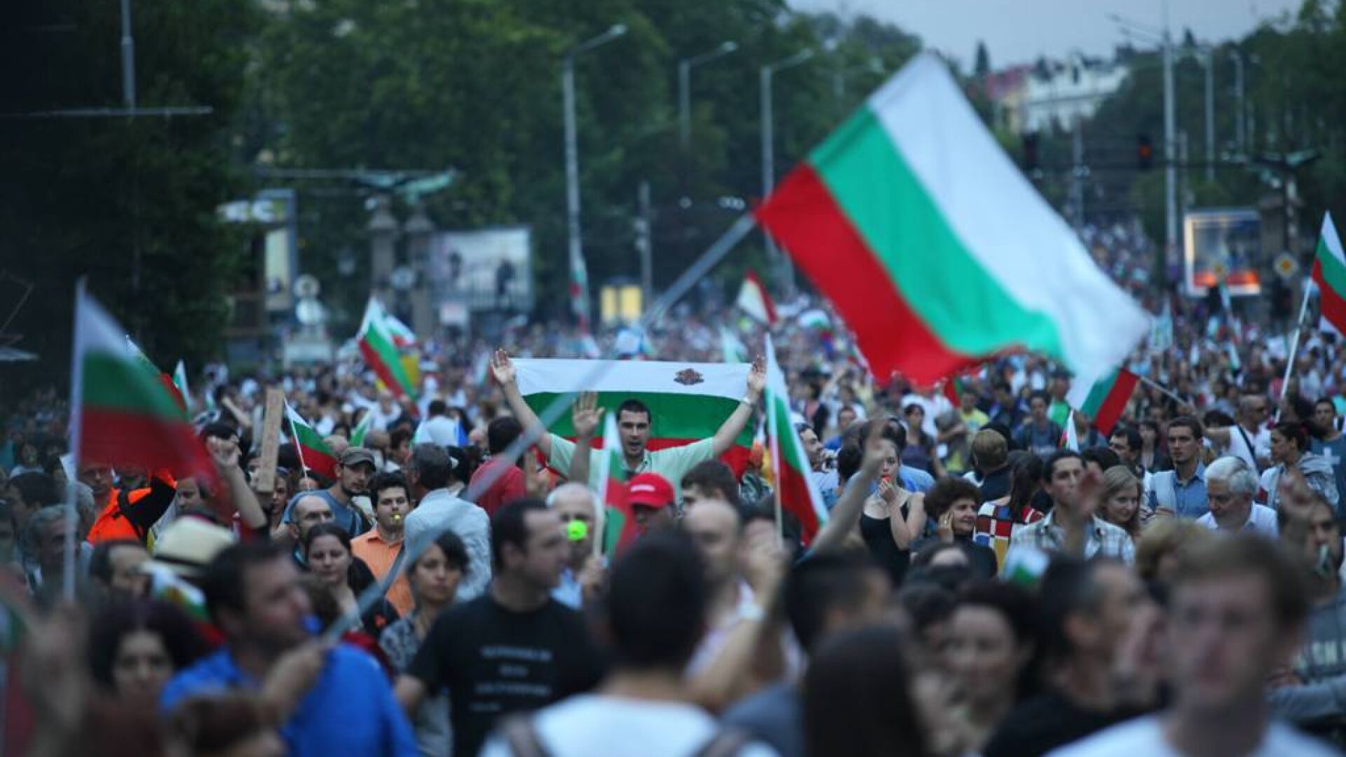 Протестите срещу кабинета в нова фаза - МВР видя 5000 души!