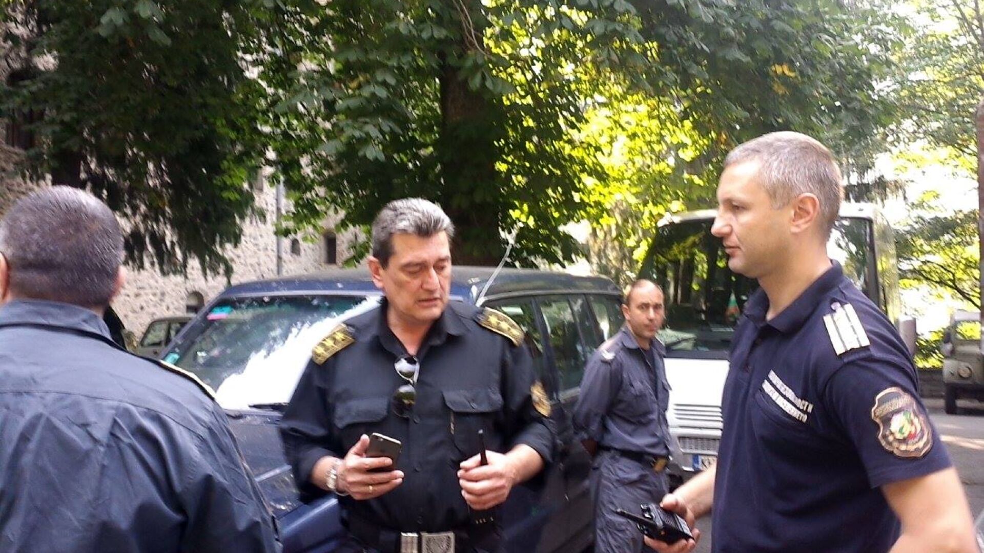 Военни се включиха в гасенето на пожара над Рилския манастир (СНИМКИ)