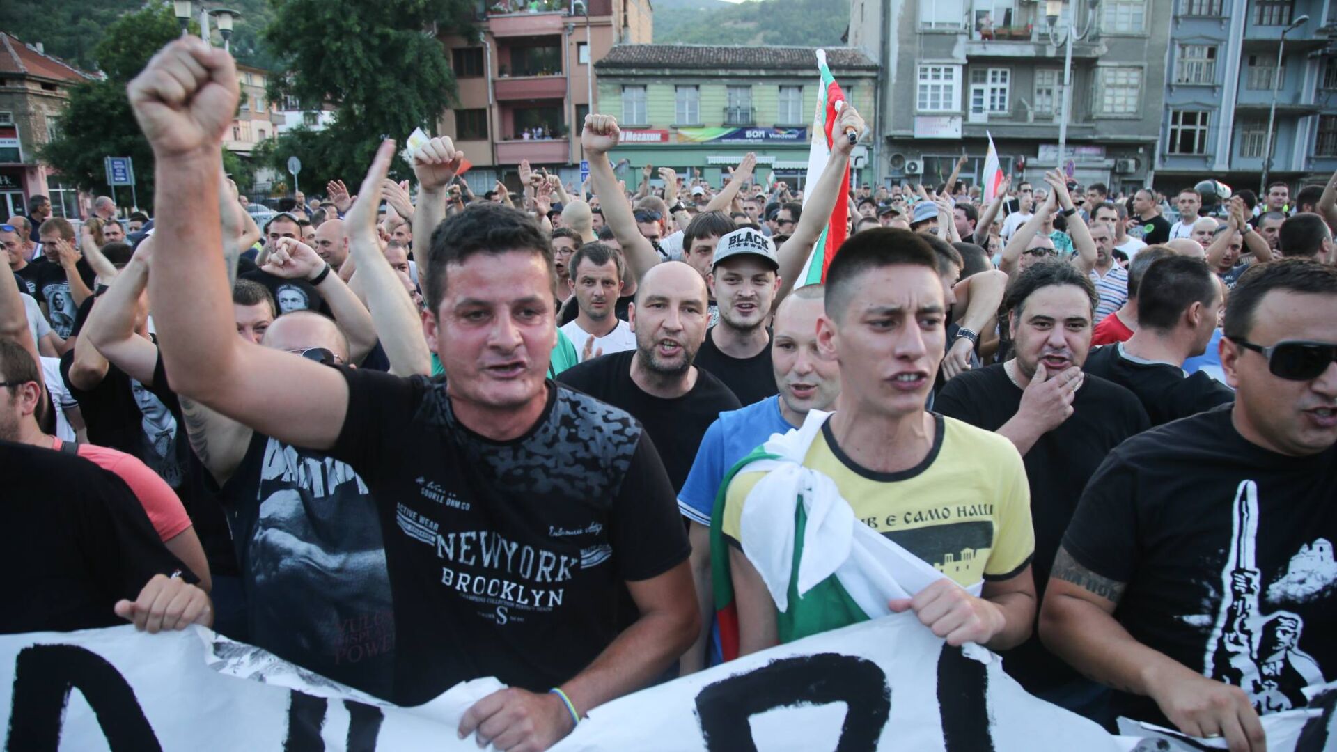 Пети ден на протести в Асеновград (ГАЛЕРИЯ)