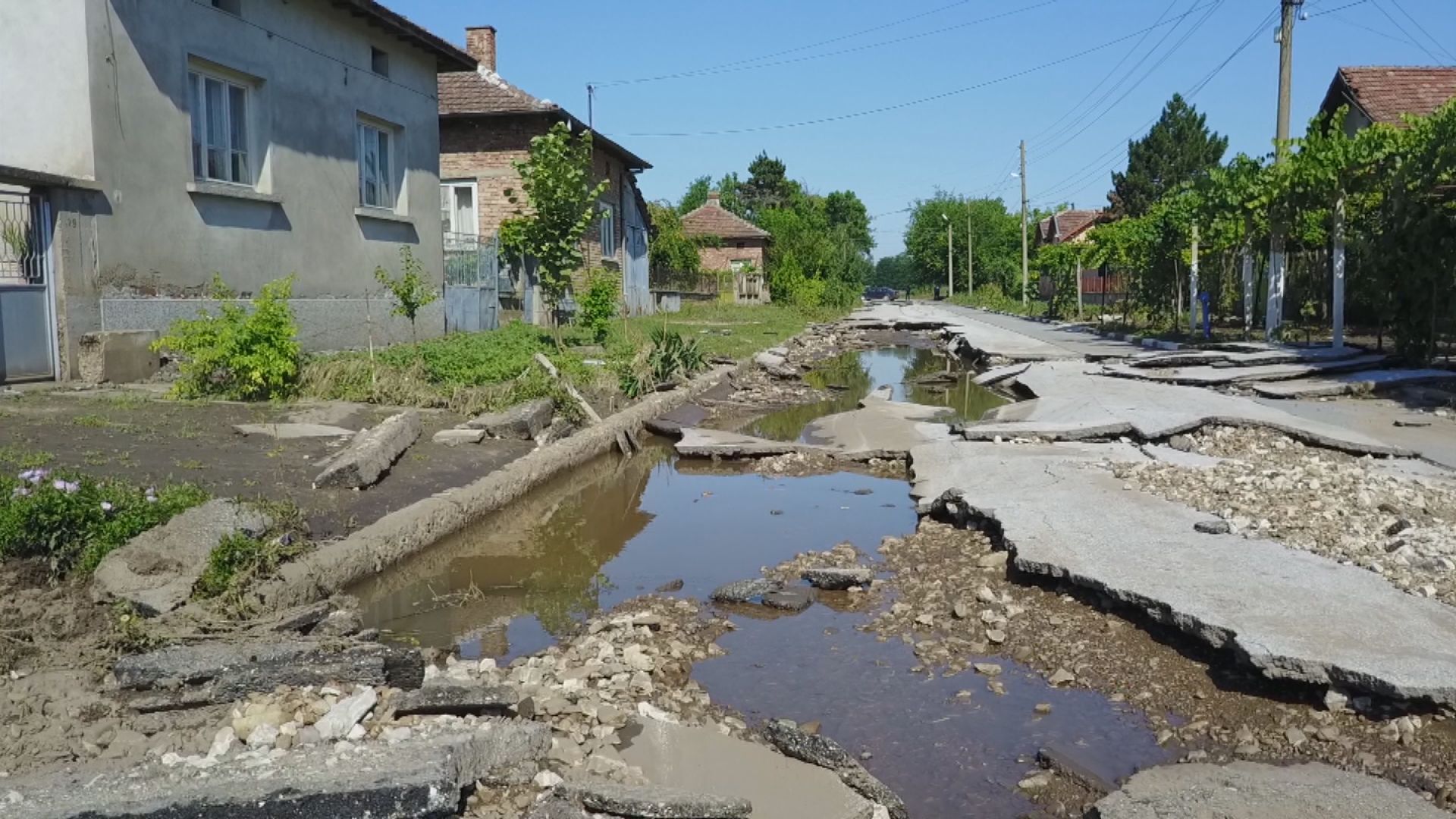 Бедствието в Плевенско продължава