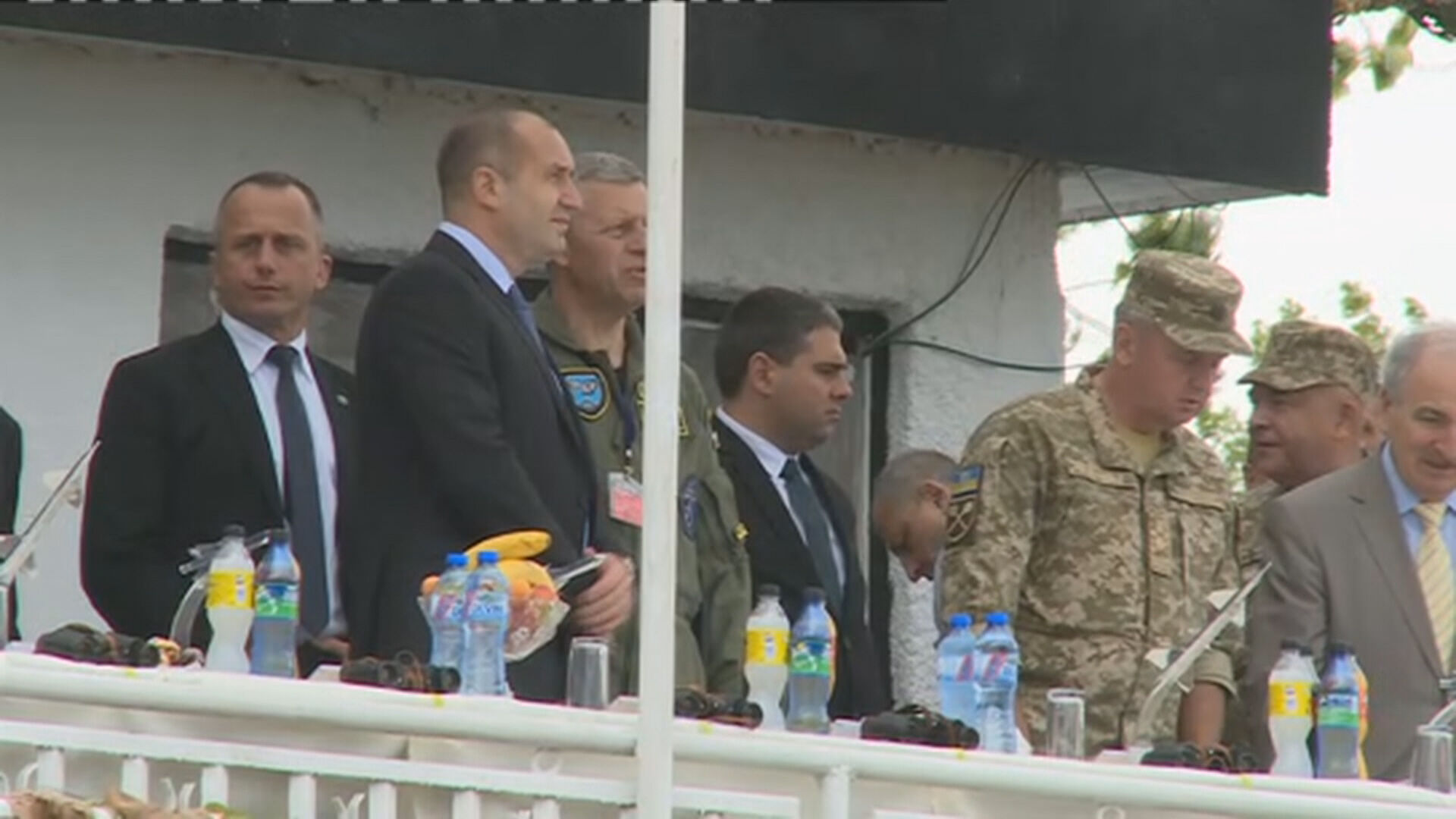 Президентът не е оптимист, че модернизацията на армията ще започне до края на 2017 г.