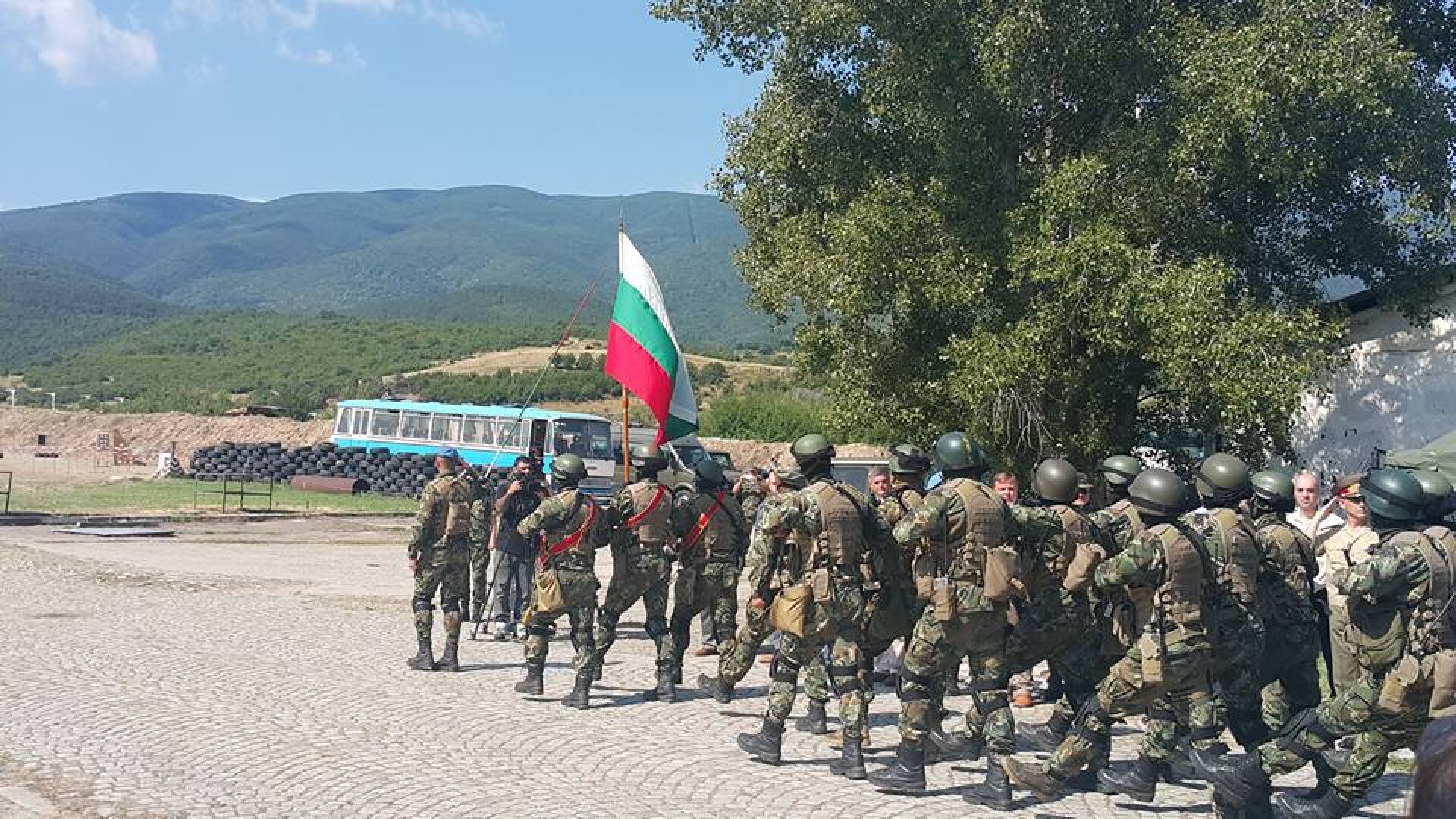 Министърът на отбраната инспектира специалните сили на армията