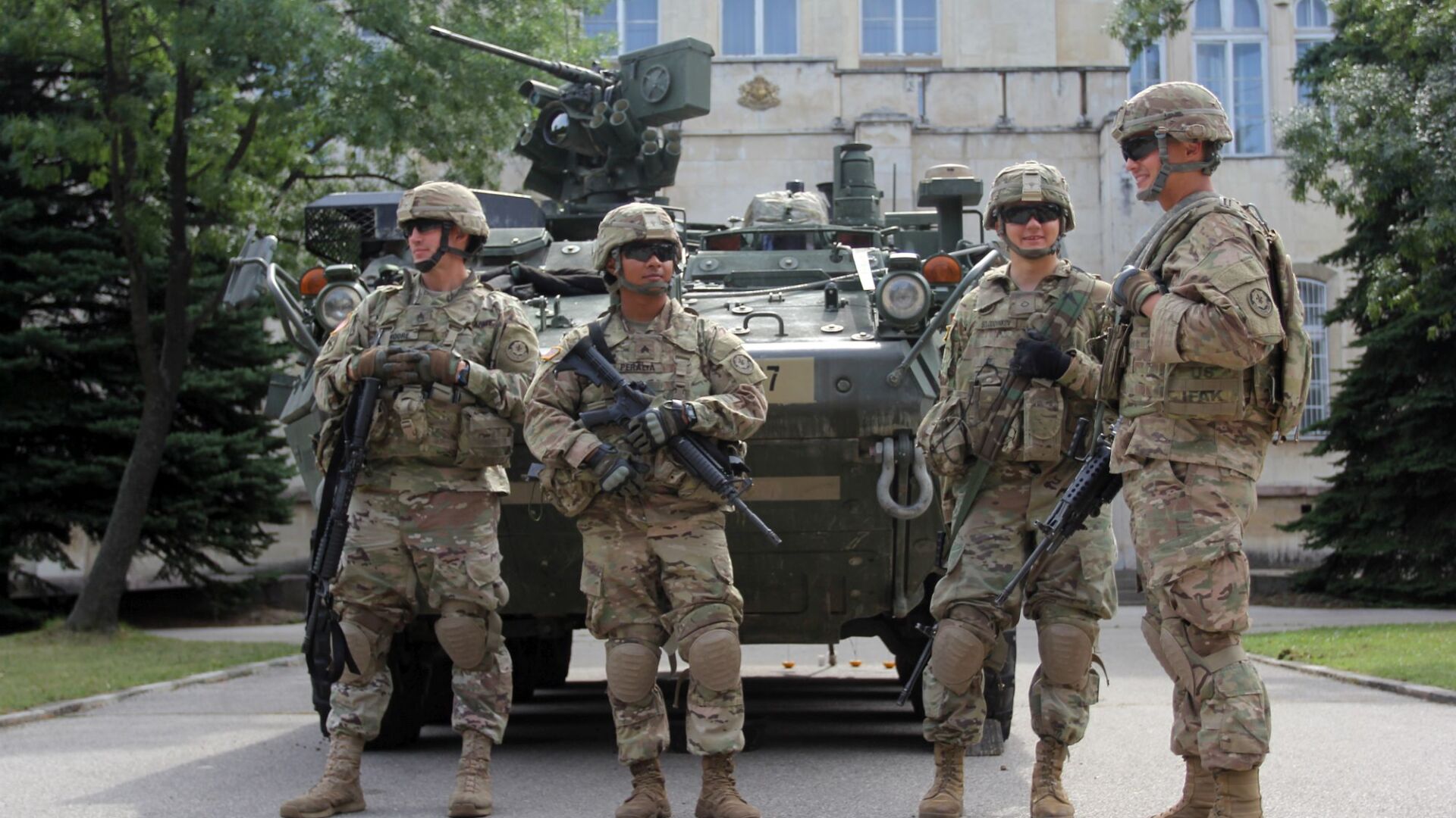 Българска и американска бронетехника „превзе” Военната академия (СНИМКИ)
