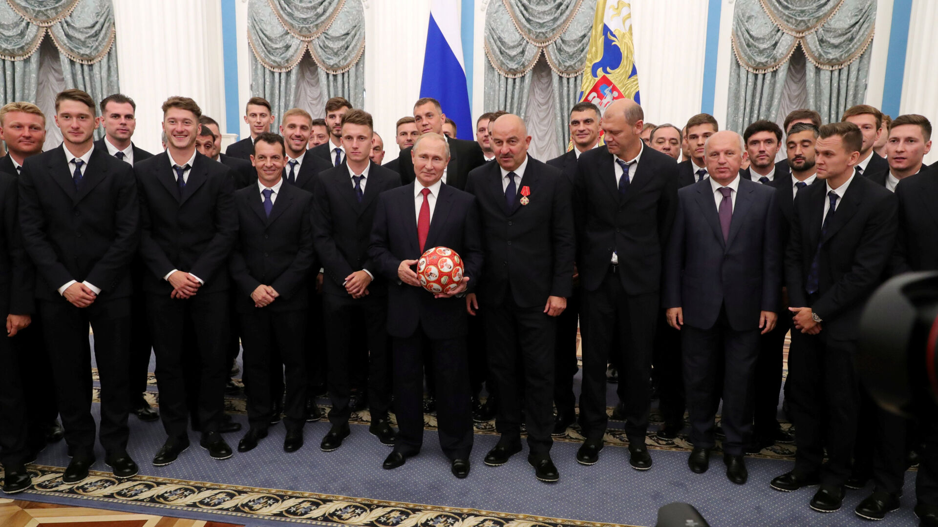 Руските национали станаха 