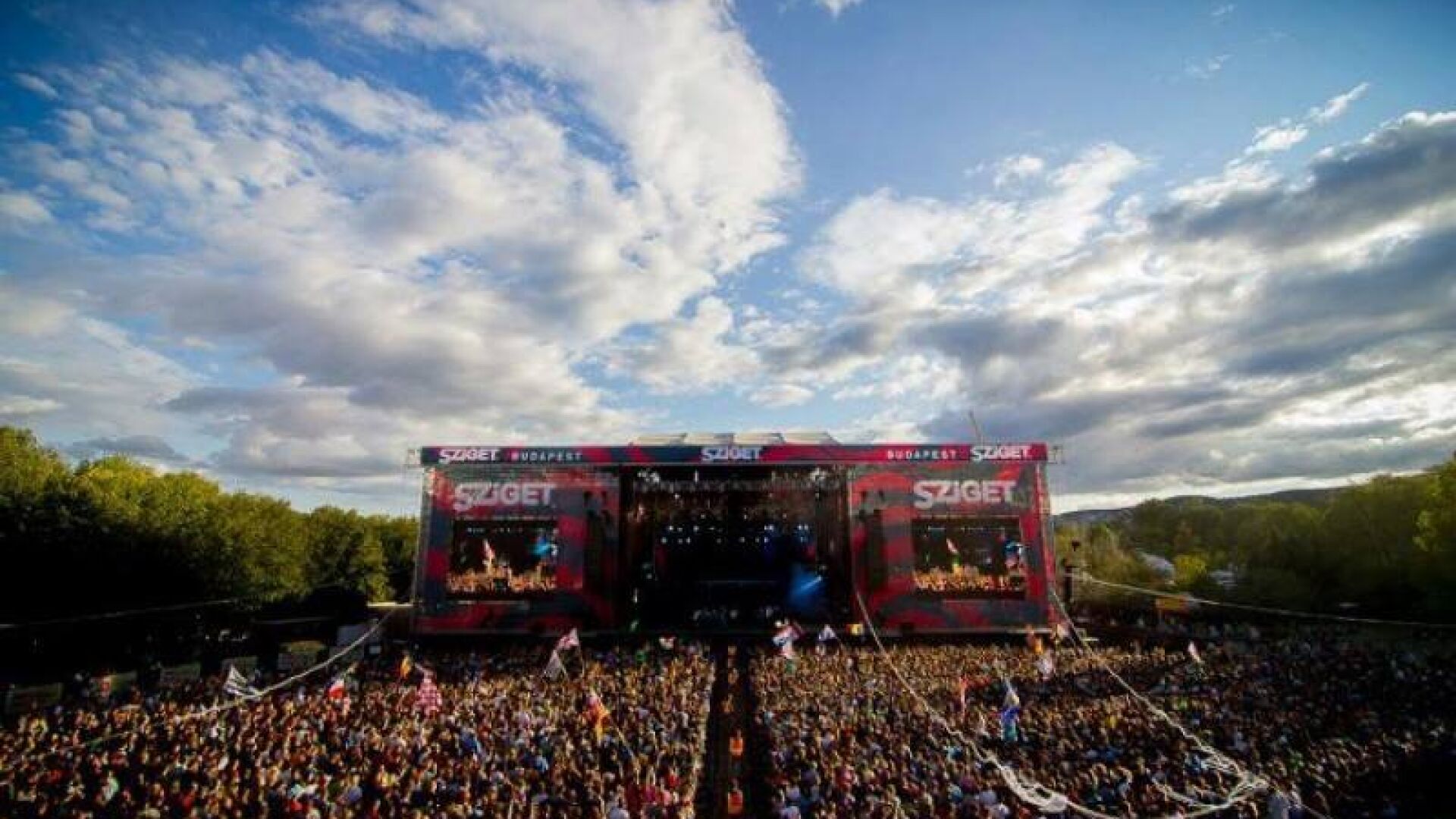 Sziget -  защото Островът на свободата e в Будапеща