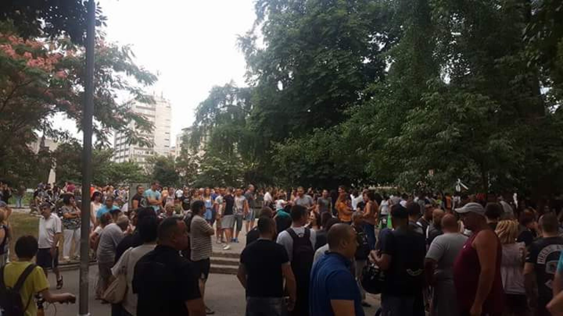 Протест в Асеновград след нападението над млади спортисти (СНИМКИ И ВИДЕО)