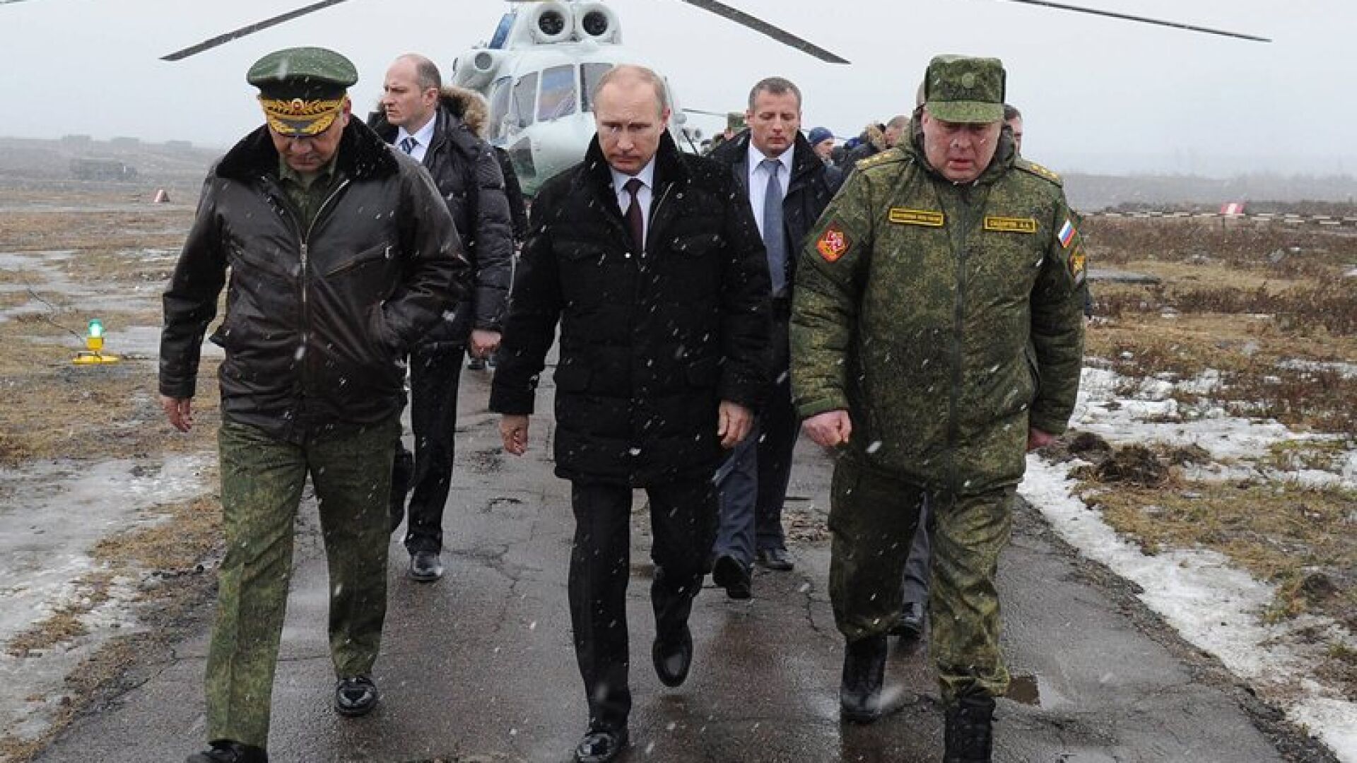 Путин няма да разполага военни сили в Украйна, но си запазва това право