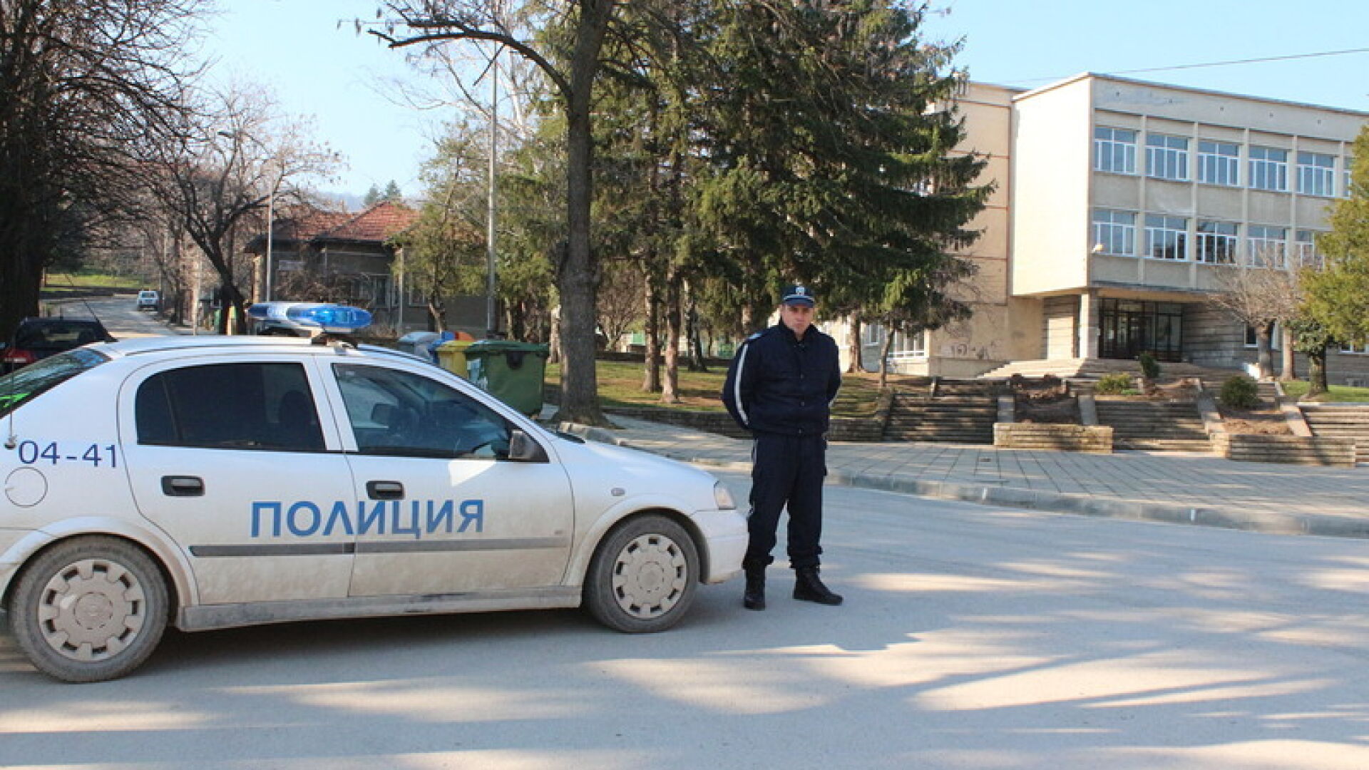 Психично болен уби полицай при спецоперация в Лясковец