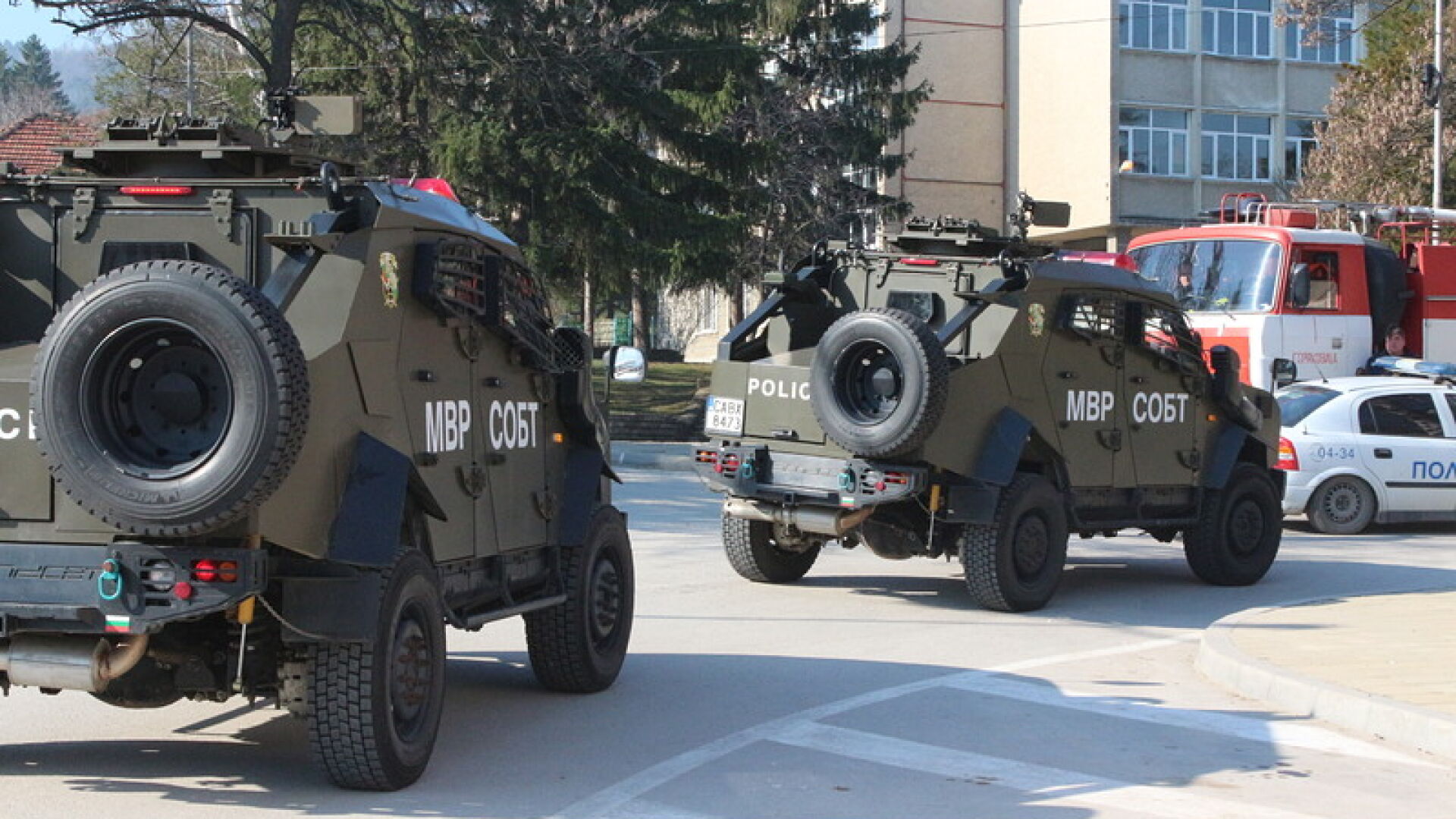 Психично болен уби полицай при спецоперация в Лясковец