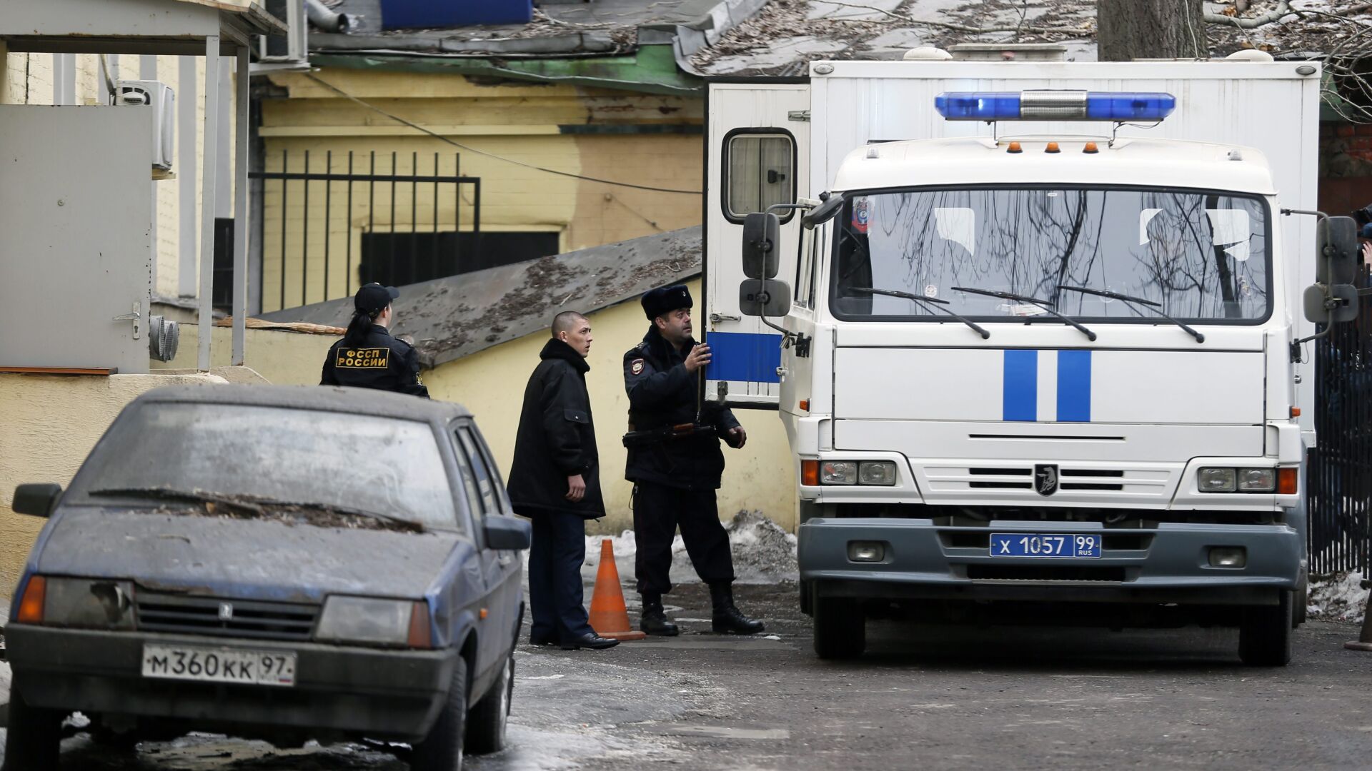 Заподозрян за убийството на Немцов се взриви при арест