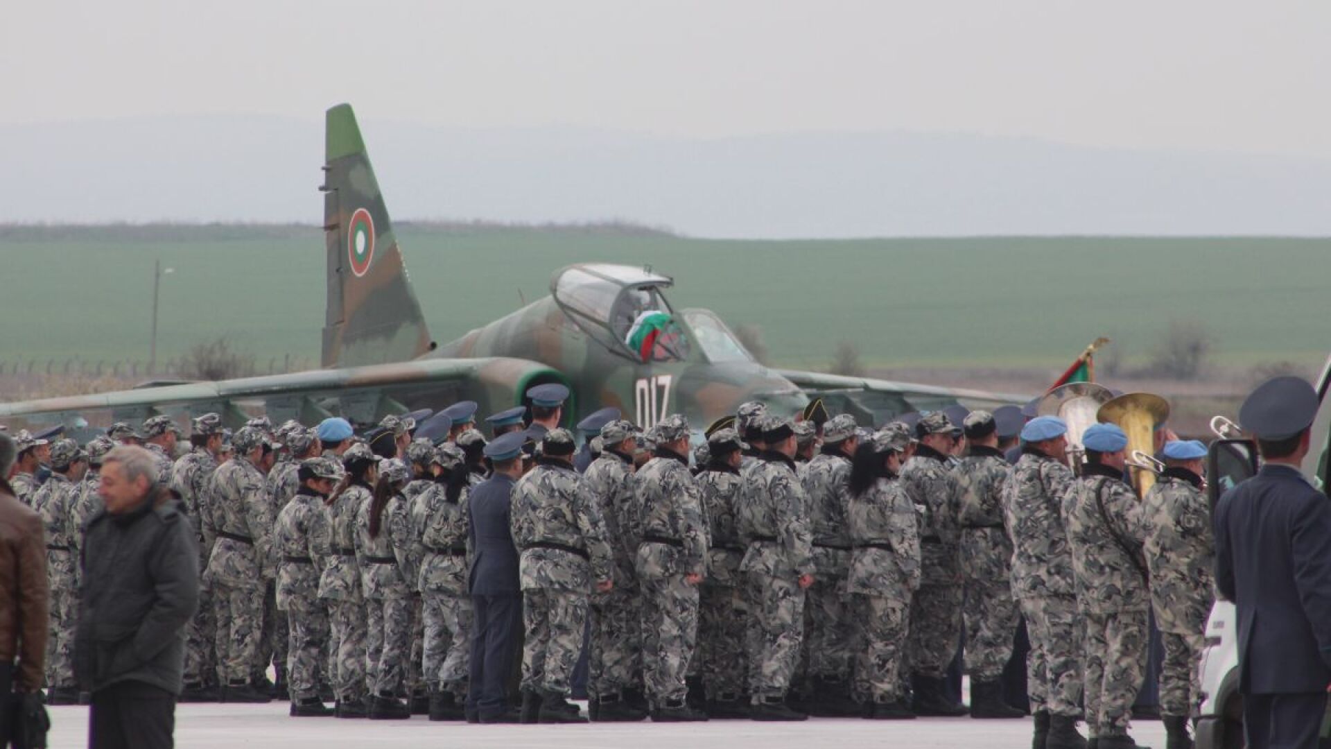 В Безмер откриха модернизираната военновъздушна база (СНИМКИ)