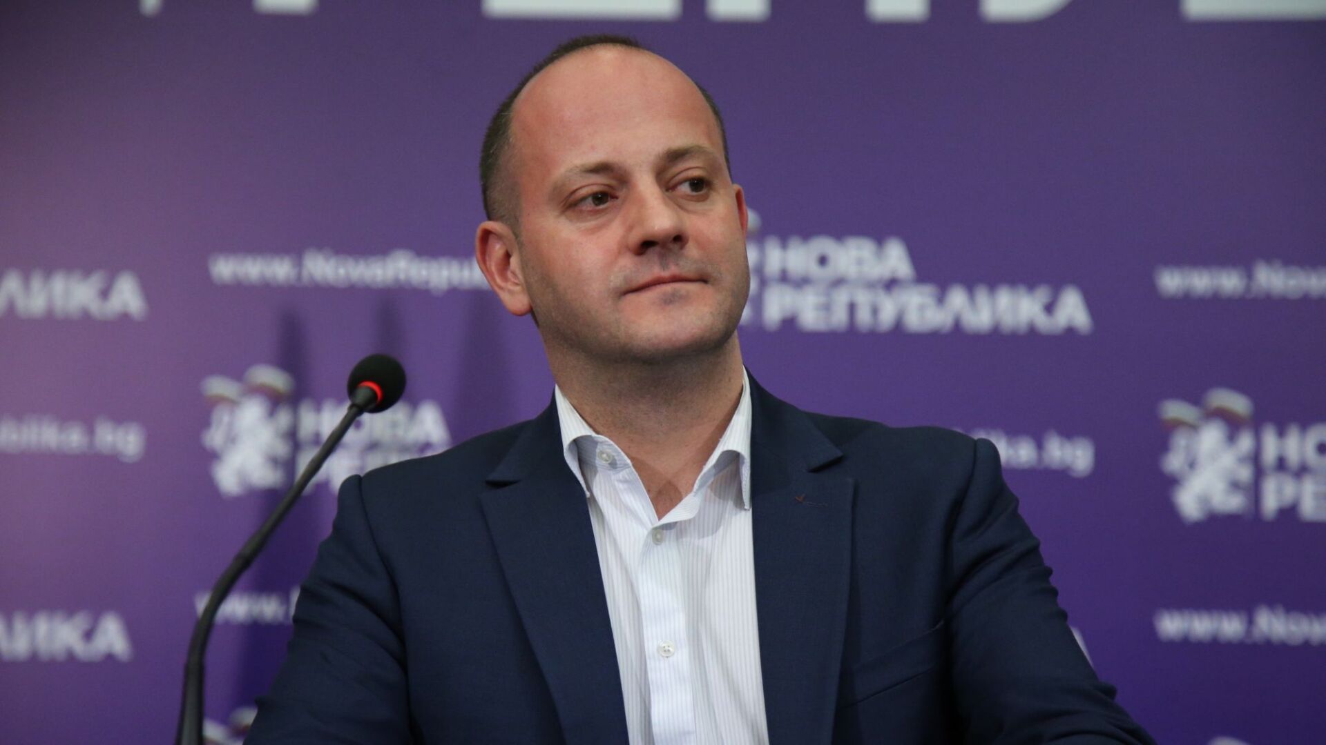 Радан Кънев подаде оставка като лидер на 
