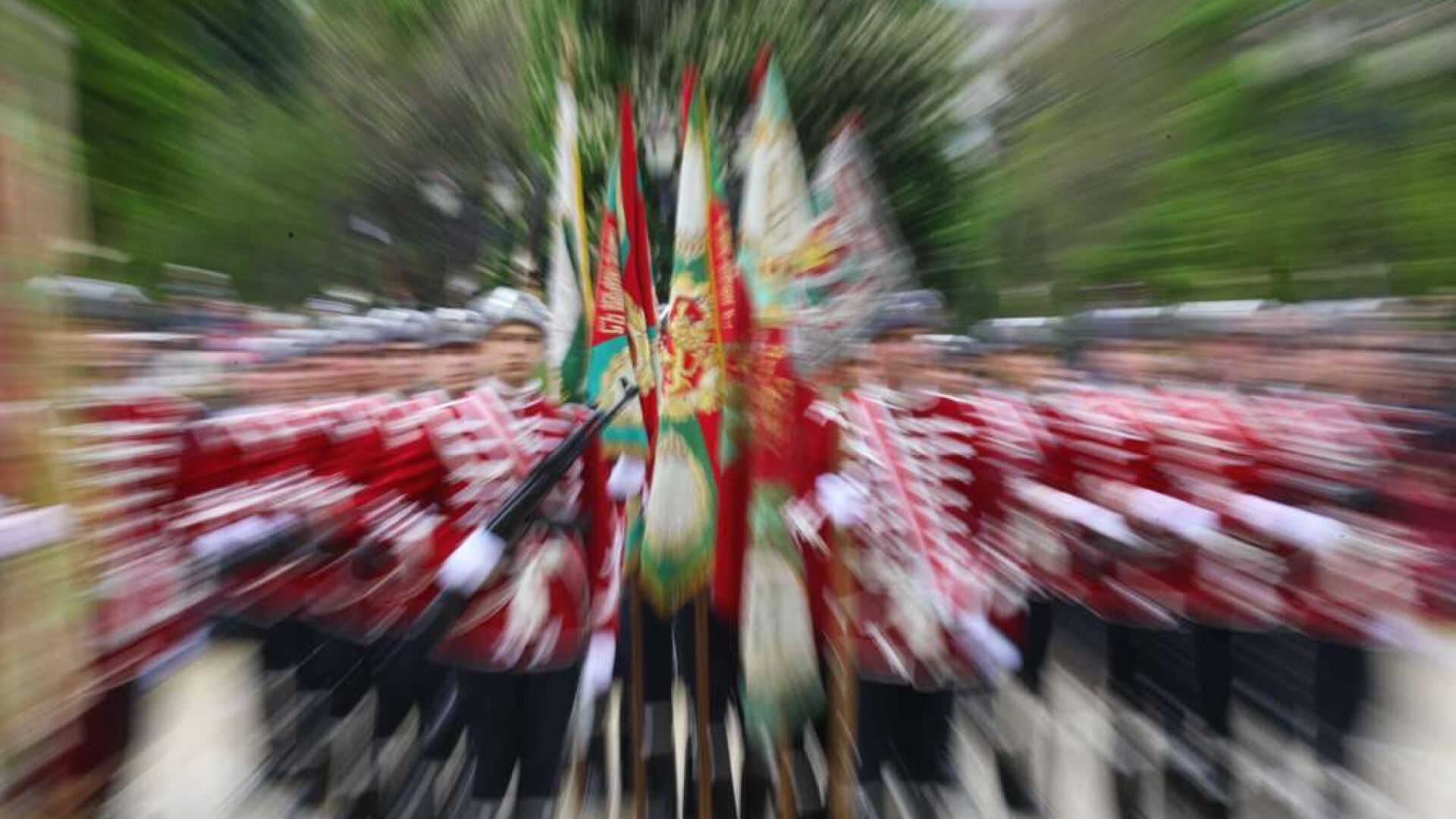 Тържествен военен парад в София (СНИМКИ)