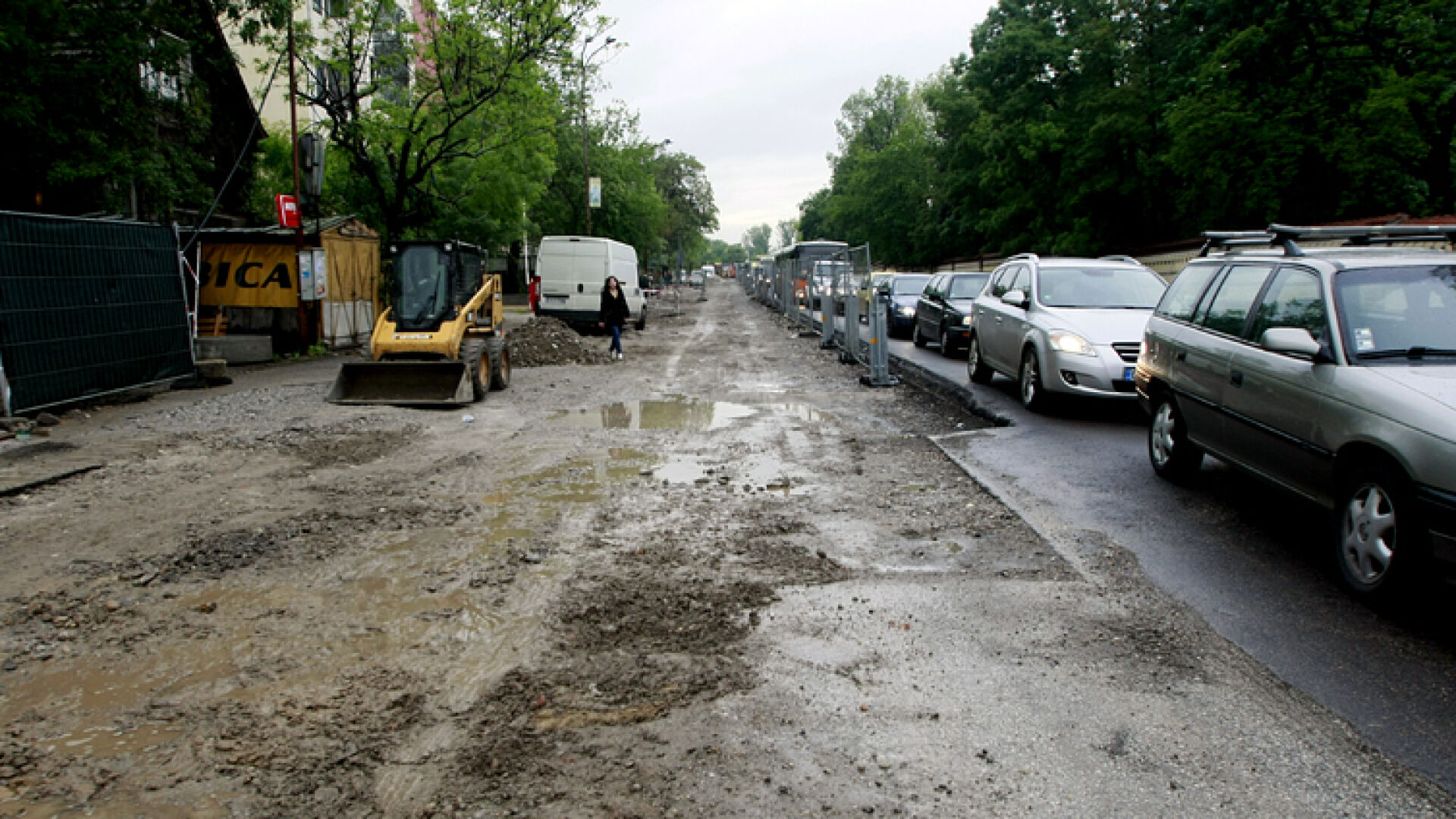 Движението при Семинарията в София спря (СНИМКИ)