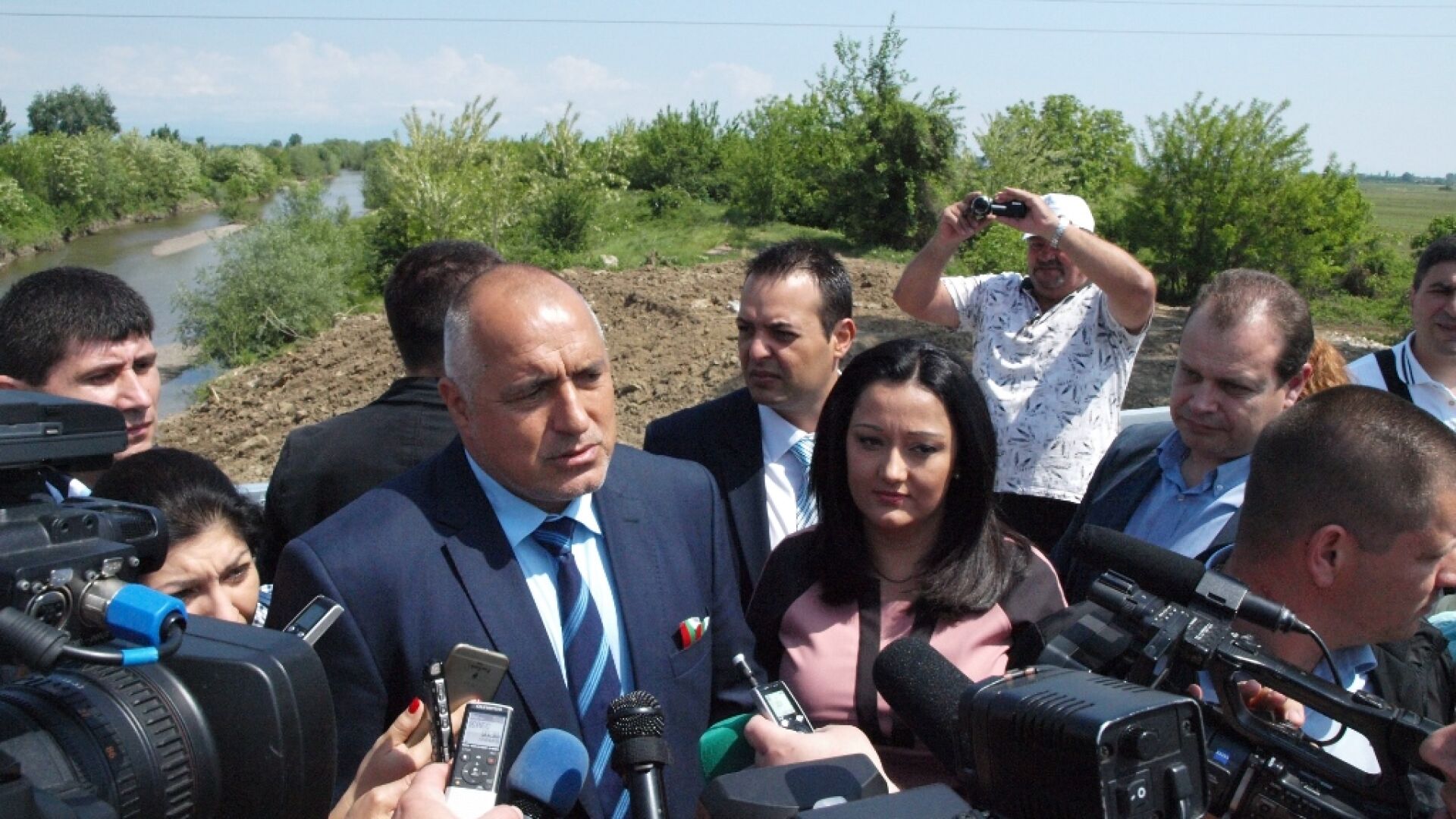 Вицът на Борисов: Всички кметове купуват ракети за дронове