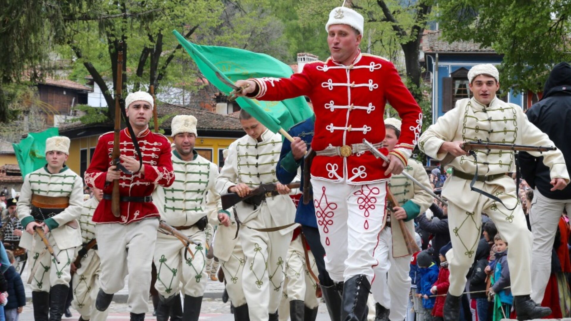 Възстановката „Първа пушка“ в Копривщица (СНИМКИ)