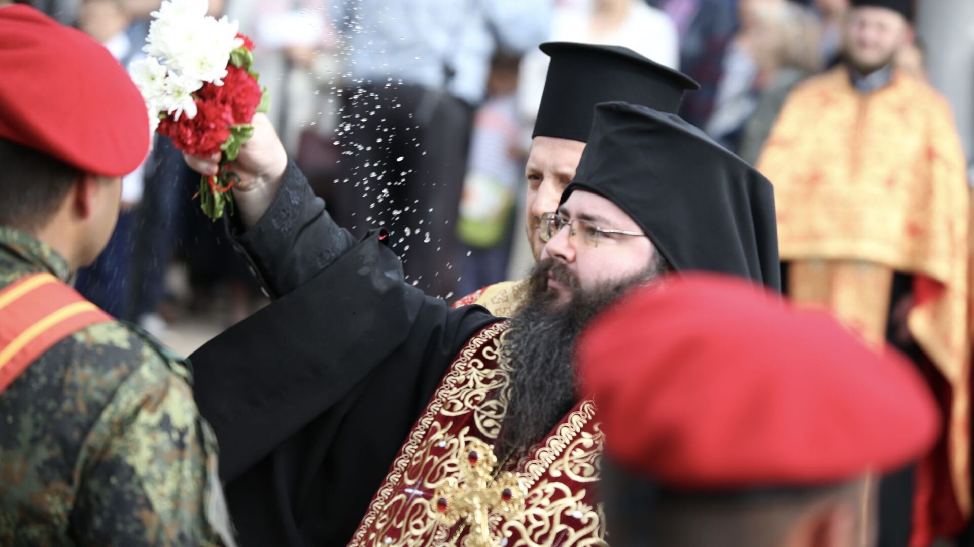 Защо се освещават бойните знамена? (ГАЛЕРИЯ)