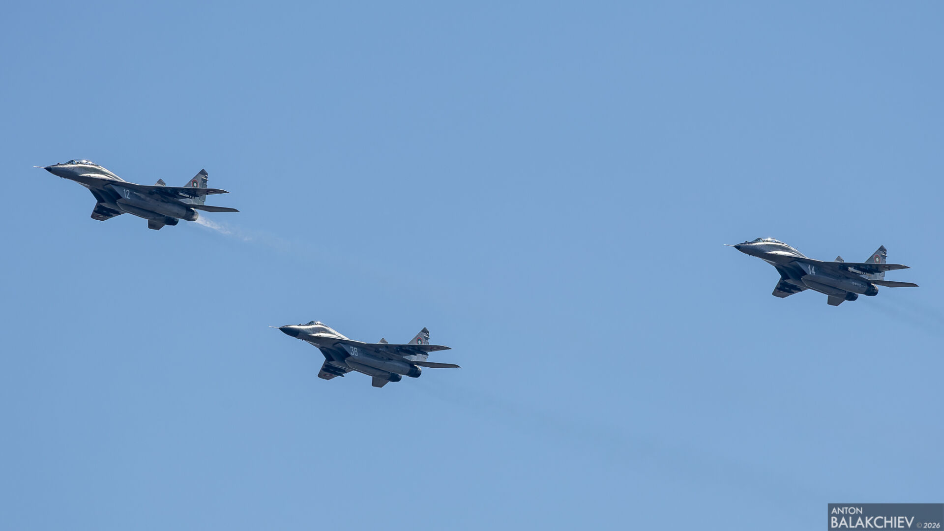 „Спартан“, „Кугър“ и за първи път - F-16: Каква военна техника може да наблюдаваме на 6 май над София? (ВИДЕО и СНИМКИ)