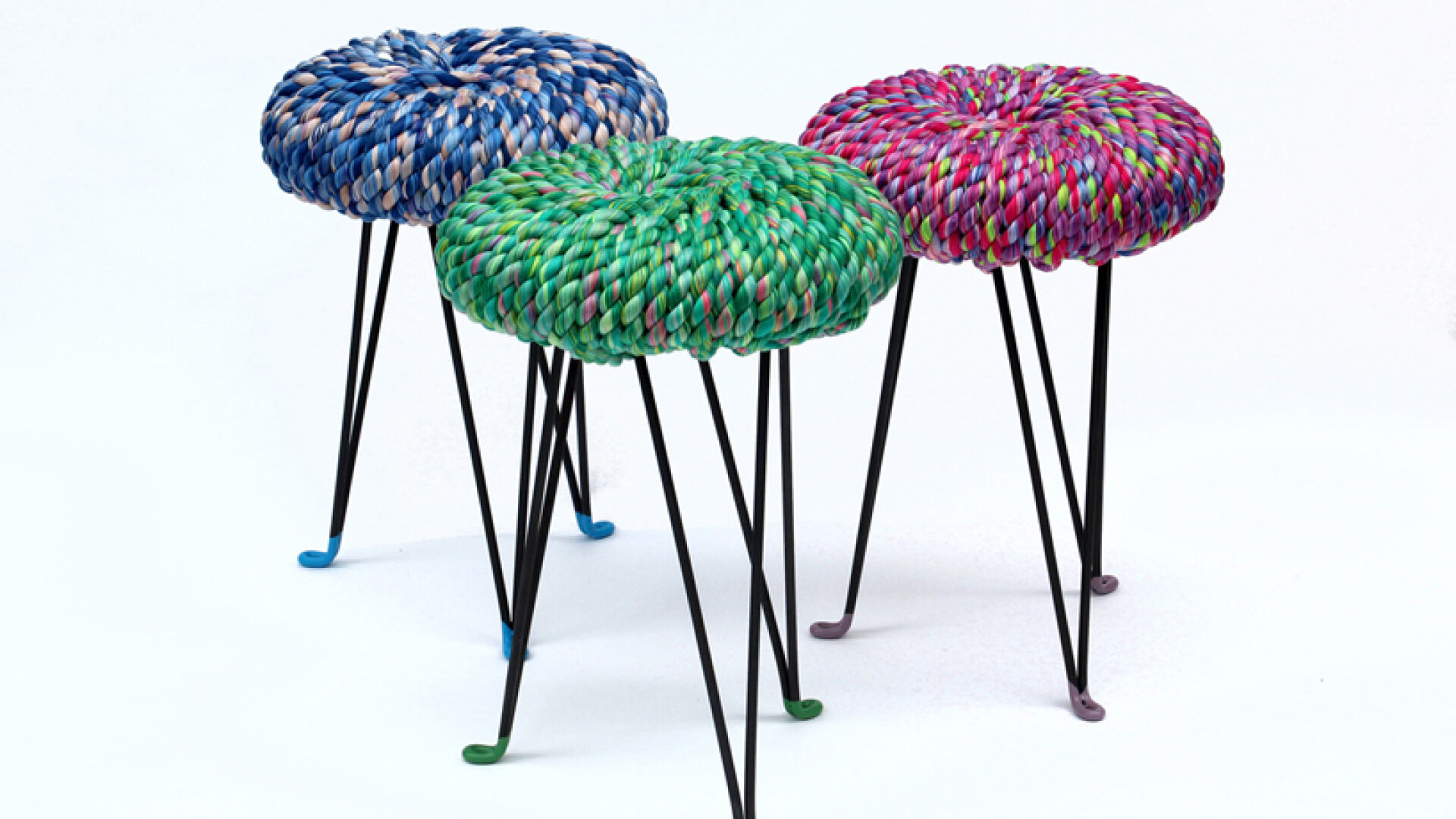 Surrounded Stools от Els Woldhek