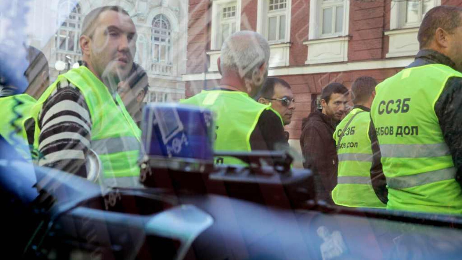 Надзиратели искат придобивките на МВР, обещават им ги чак през юли догодина