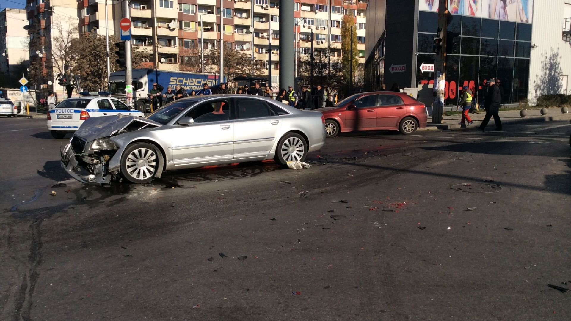 Жена загина при катастрофа в столицата (СНИМКИ)