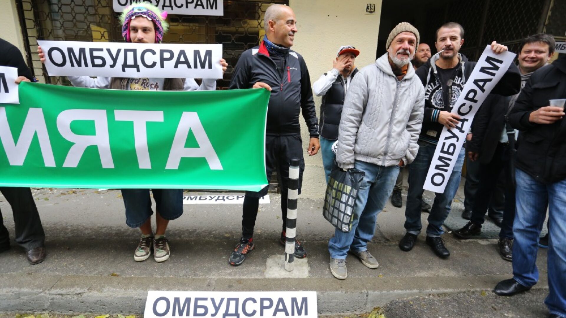 Манолова отиде на работа въпреки 