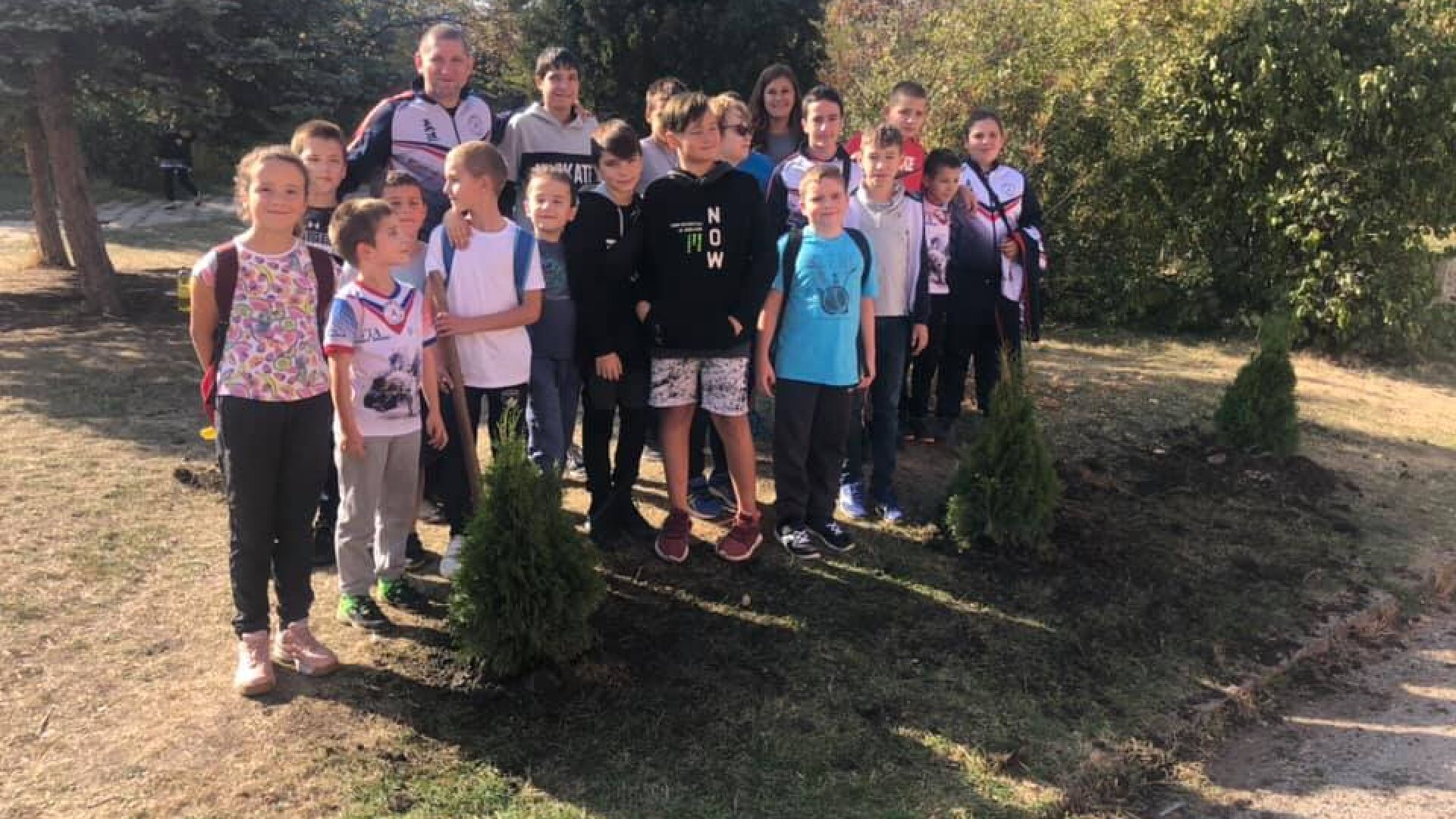 Млади спортисти садиха дръвчета в Световния ден на джудото (ГАЛЕРИЯ)