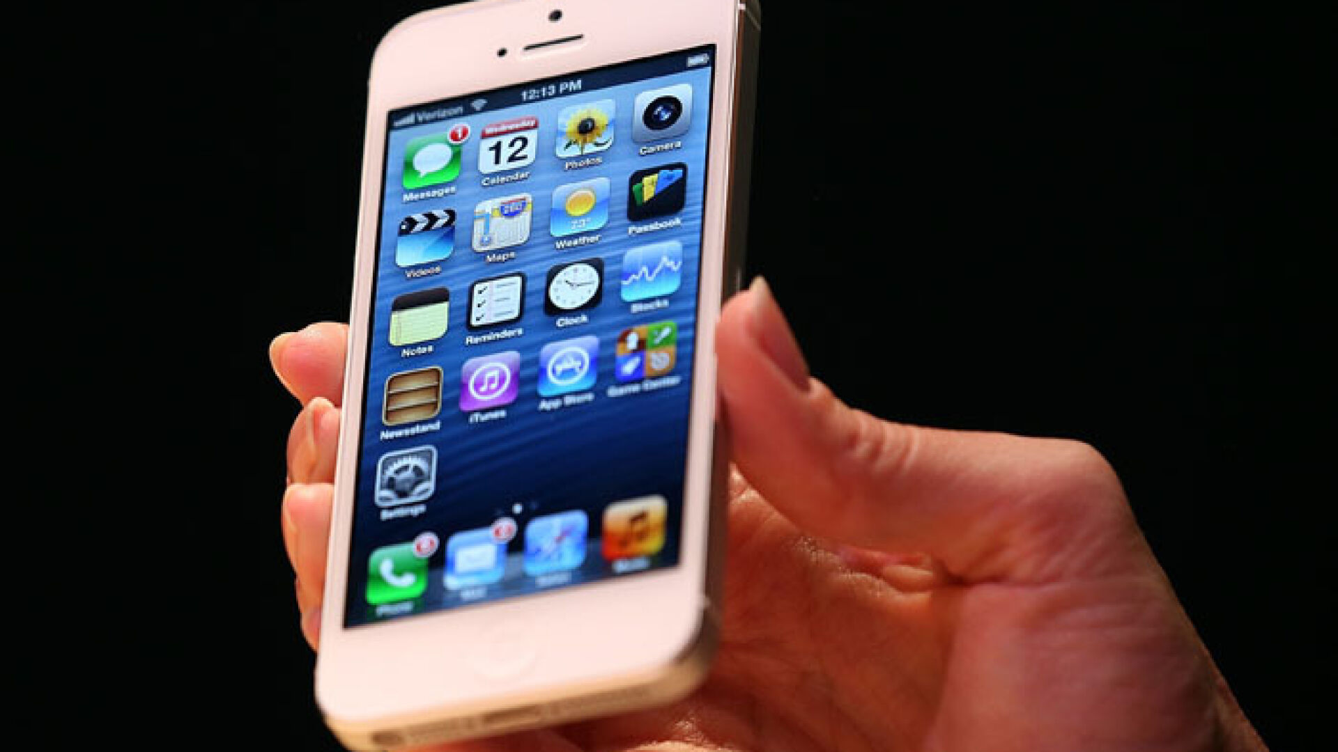 Apple представи iPhone 5