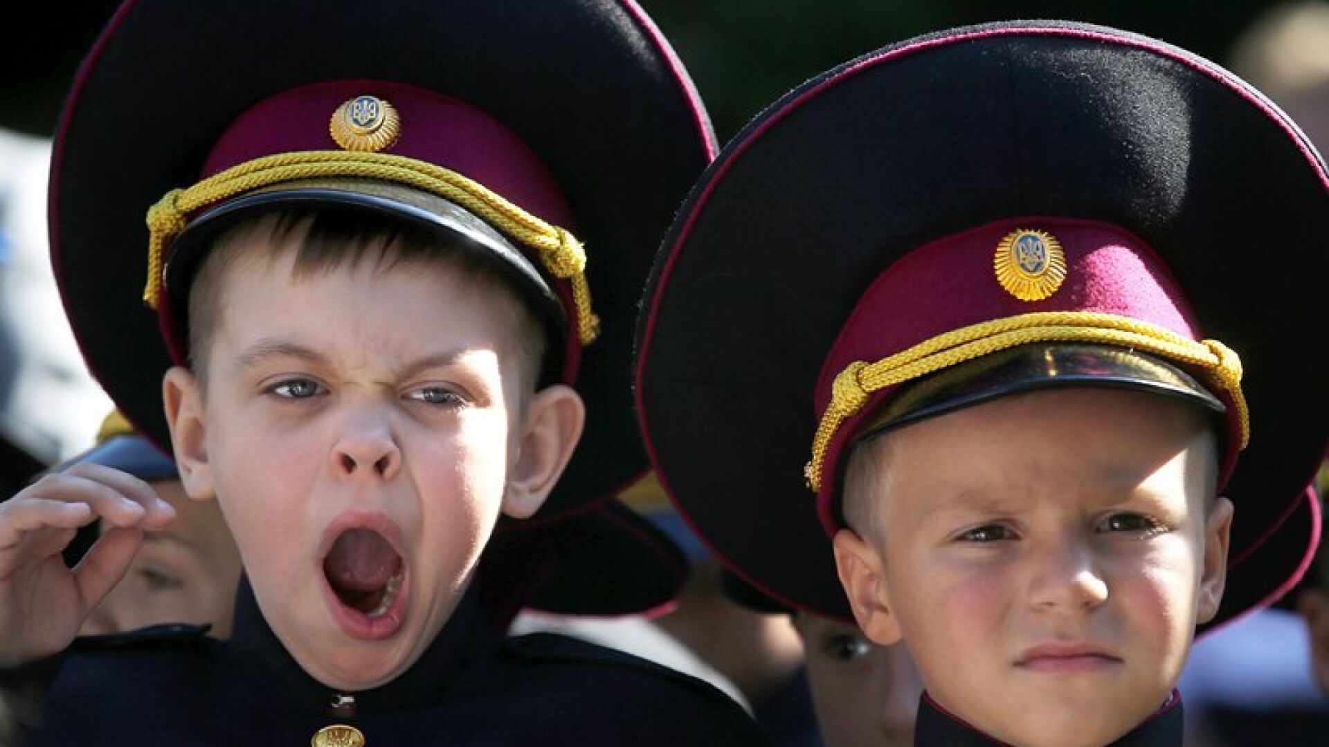 Първи учебен ден на фона на война (СНИМКИ)