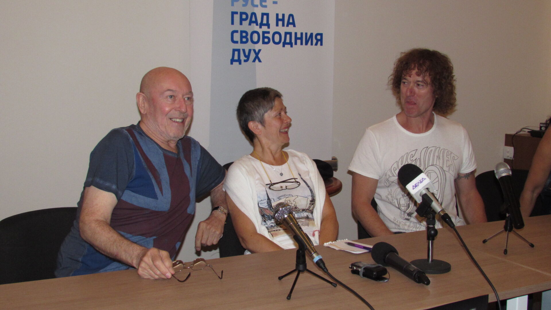 „Назарет“ представя в България новия си вокал (СНИМКИ)