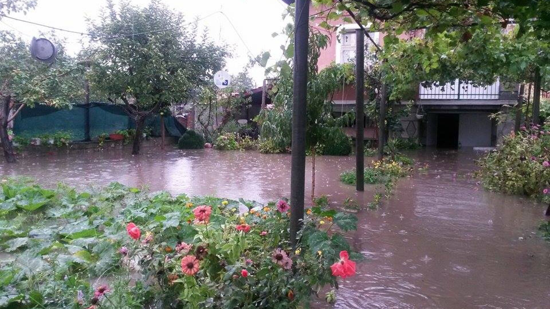 Бедствено положение в Белозем след пороите (СНИМКИ)