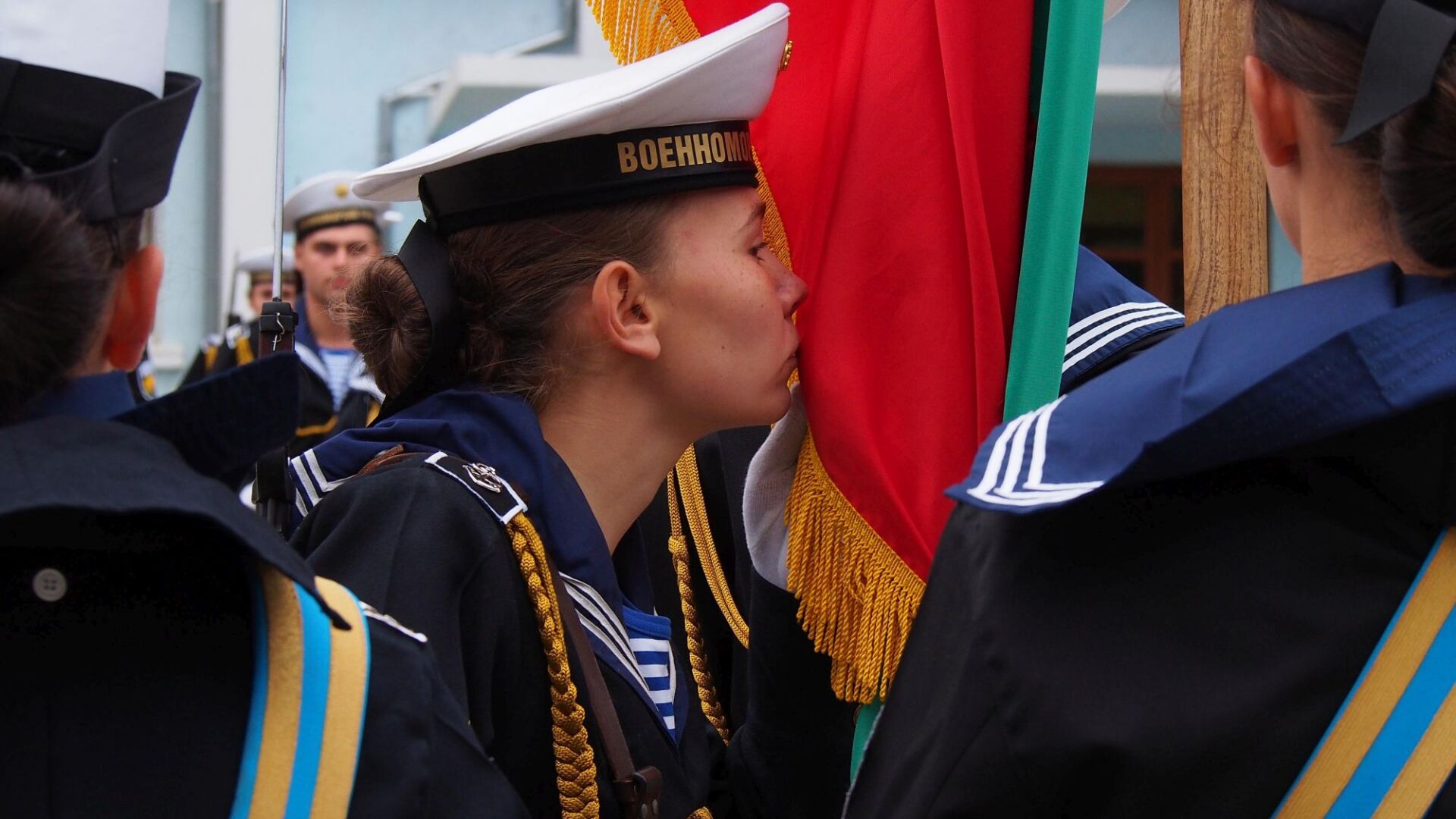 Първият випуск военни лекари положи клетва за вярност пред Родината (СНИМКИ)