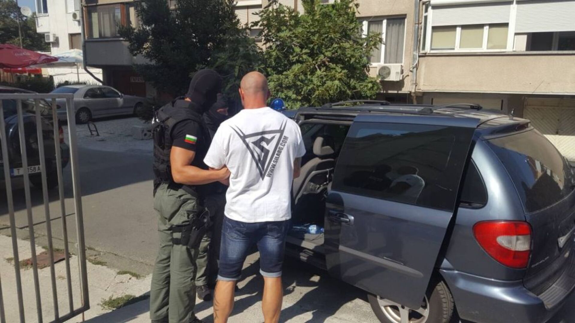 Разбиха престъпна група за наркотици в Бургас (СНИМКИ)