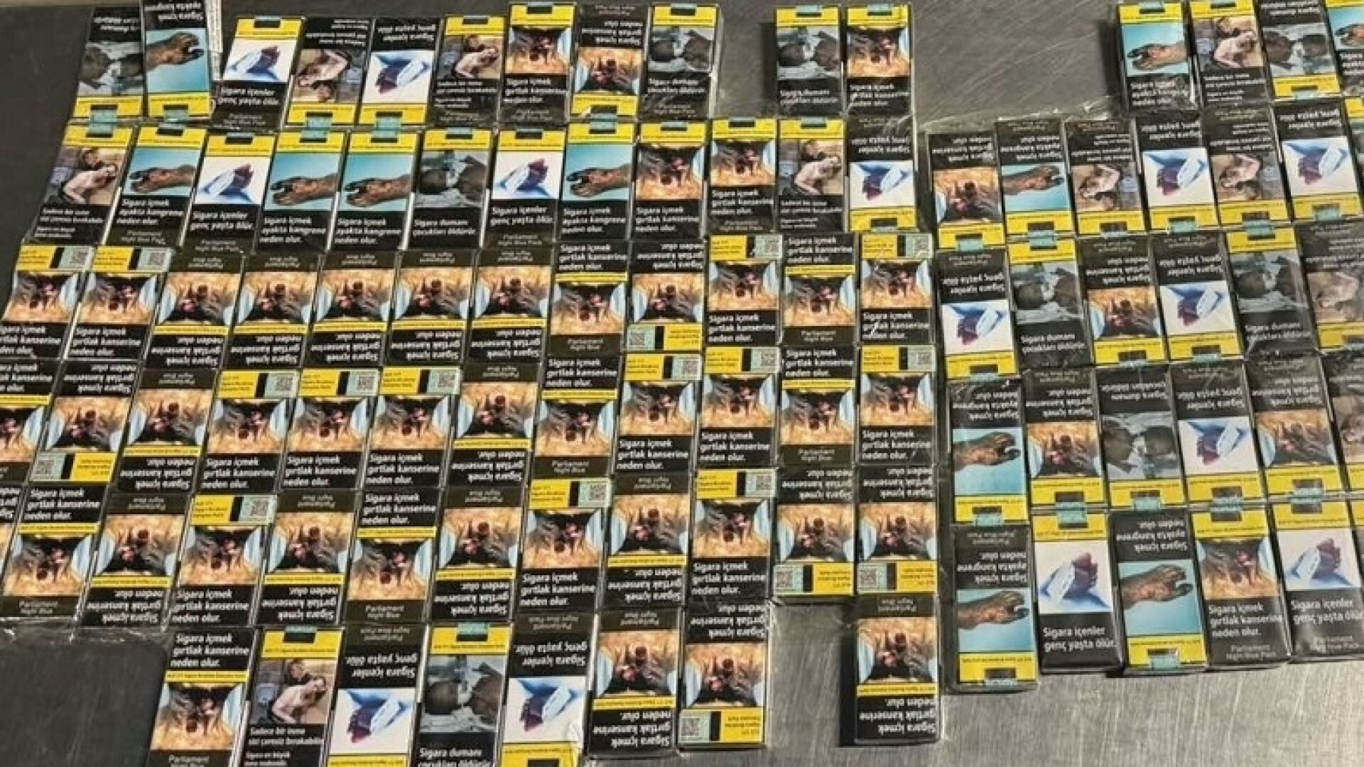 Митничари задържаха 37 000 контрабандни цигари на „Малко Търново“ (СНИМКИ)
