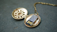 USB огърлицата