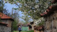 Изолирано и изоставено село: Как се живее без лекар и обществен транспорт?
