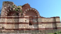 Консервират църква в Стария Несебър с американски пари