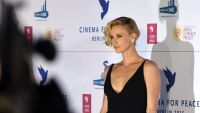 Чарлийз Терон: Имиграционната политика на САЩ унищожава семействата, а не престъпниците