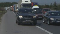 И след поредната пътна трагедия „находчиви” водачи карат в аварийната лента